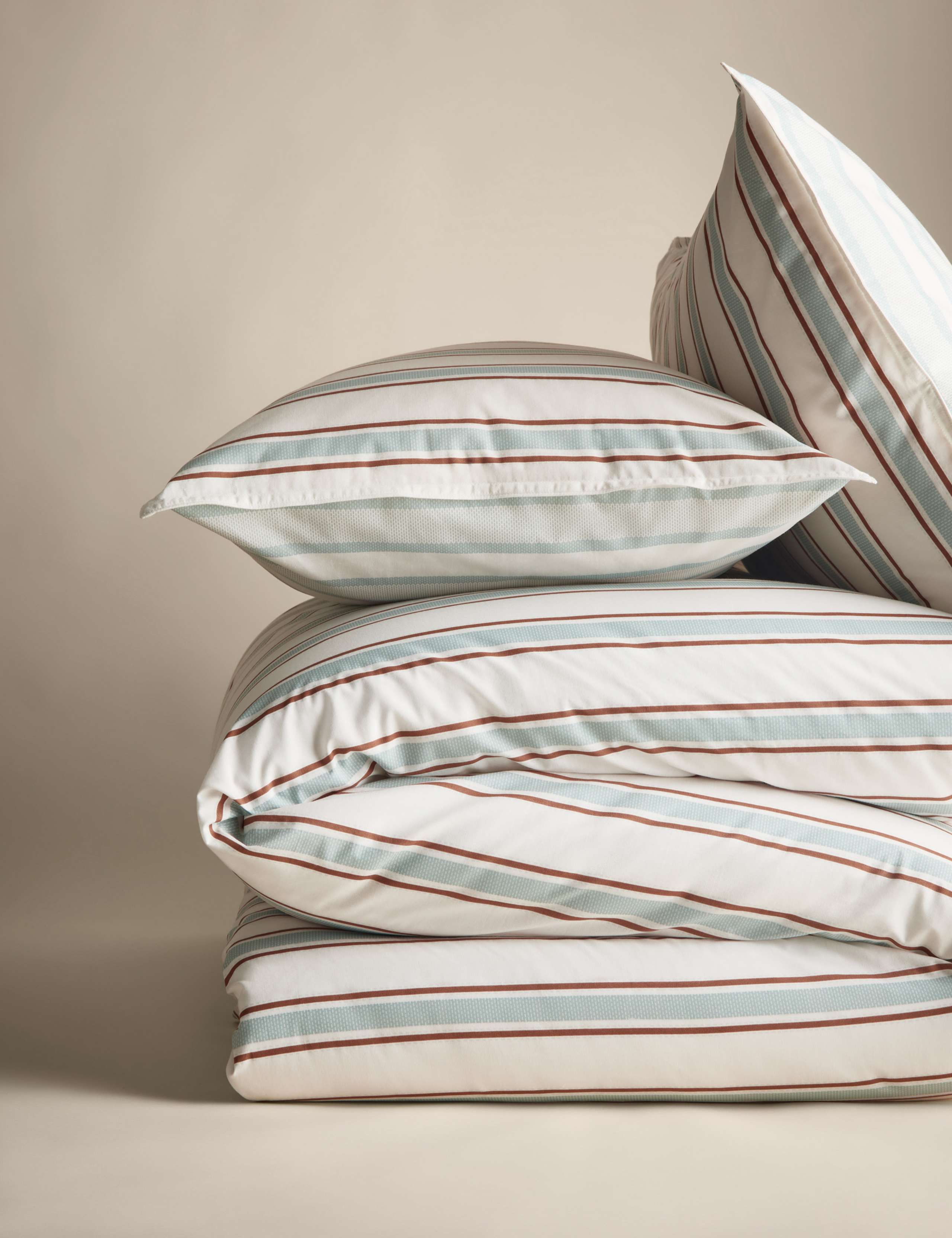 Cotton Rich Striped Bedding Set 2 of 7