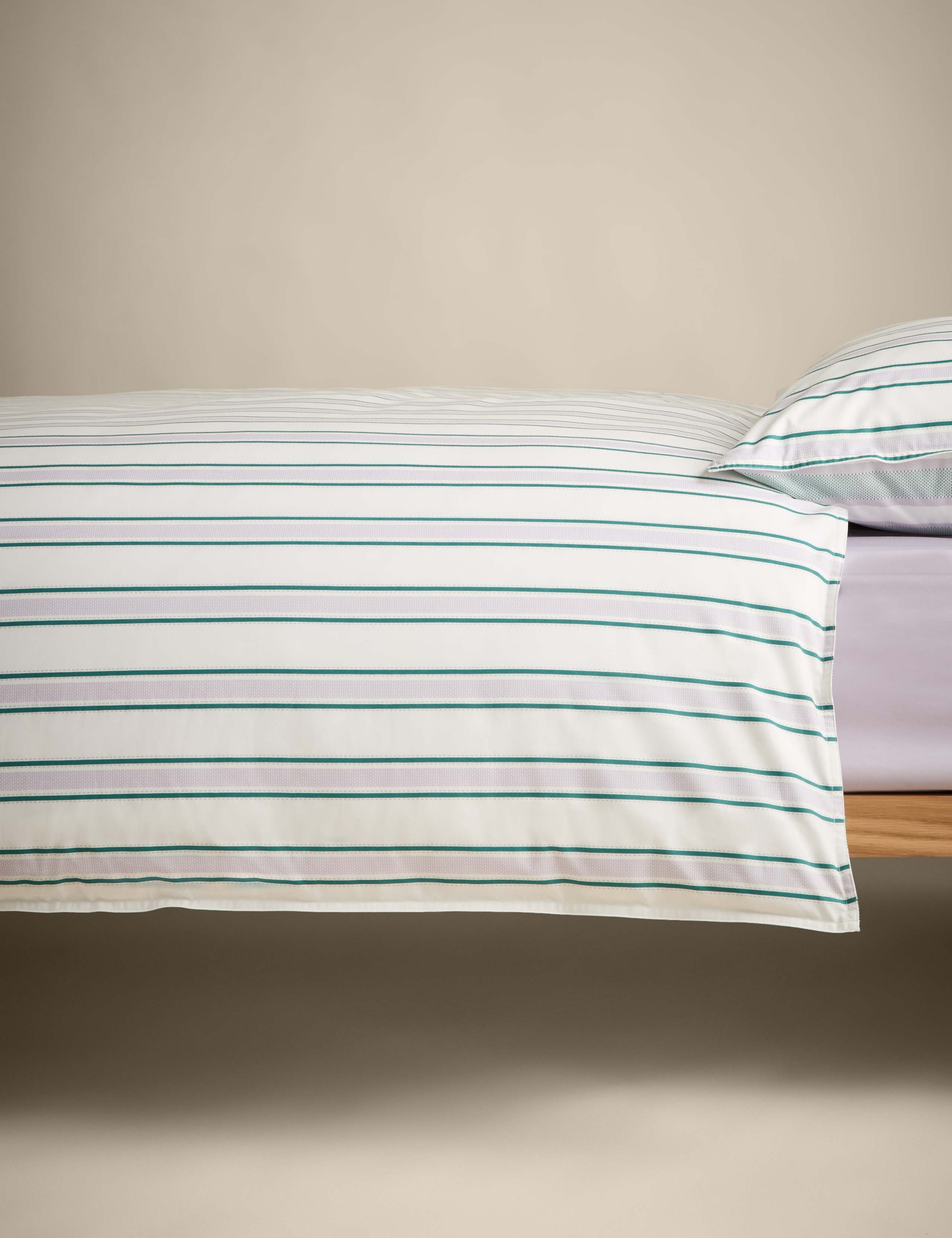 Cotton Rich Striped Bedding Set 5 of 6