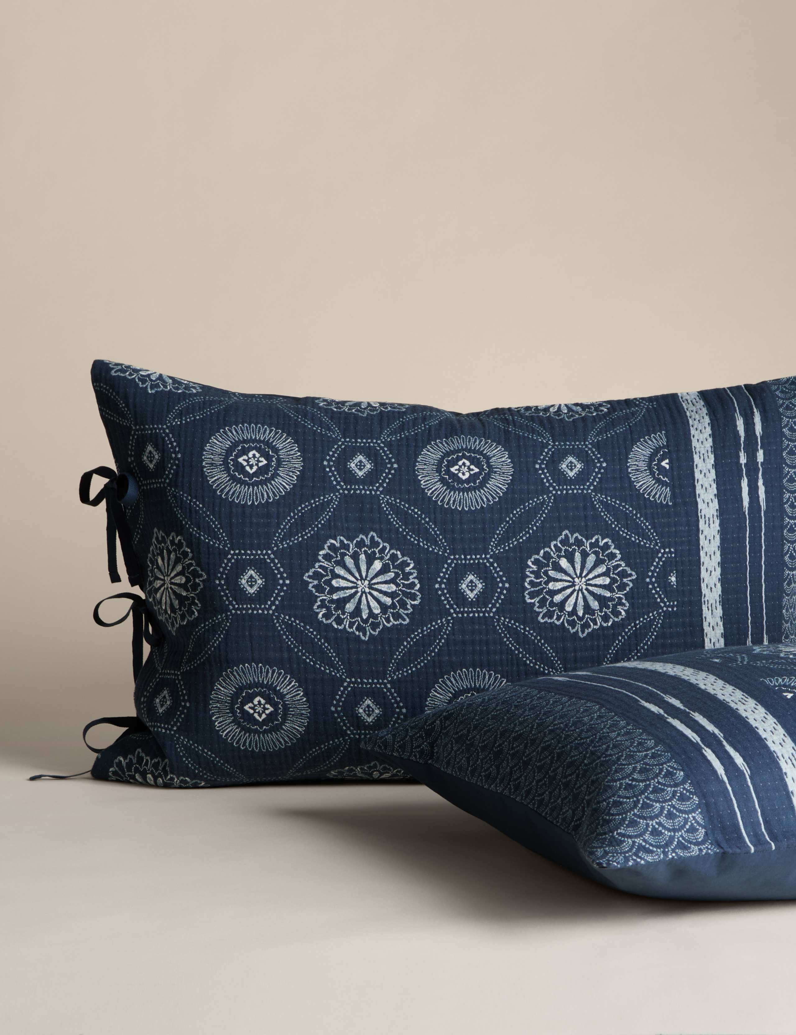 Pure Cotton Kouya Jacquard Bedding Set 3 of 7