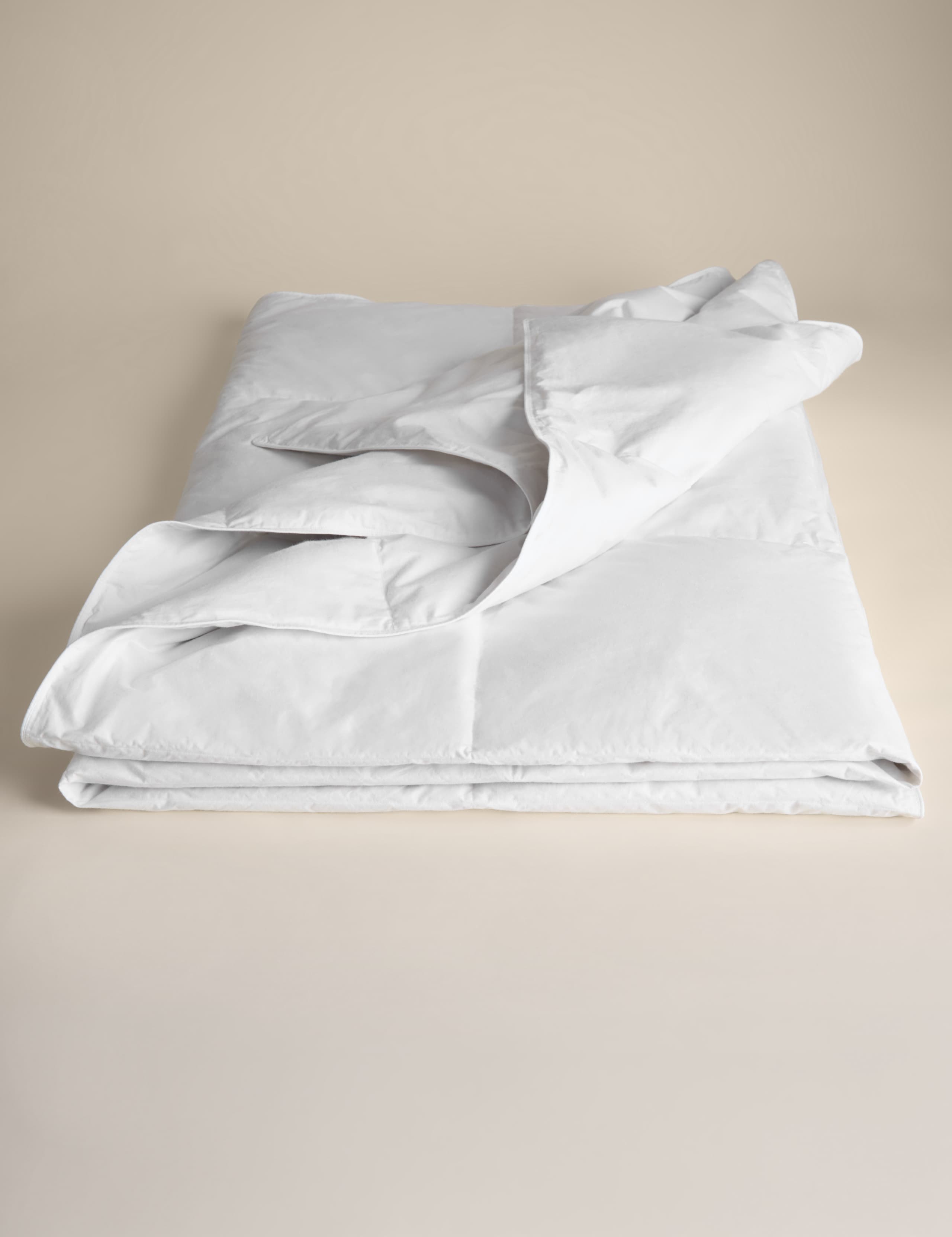 Goose Feather & Down 2.5 Tog Duvet 2 of 4