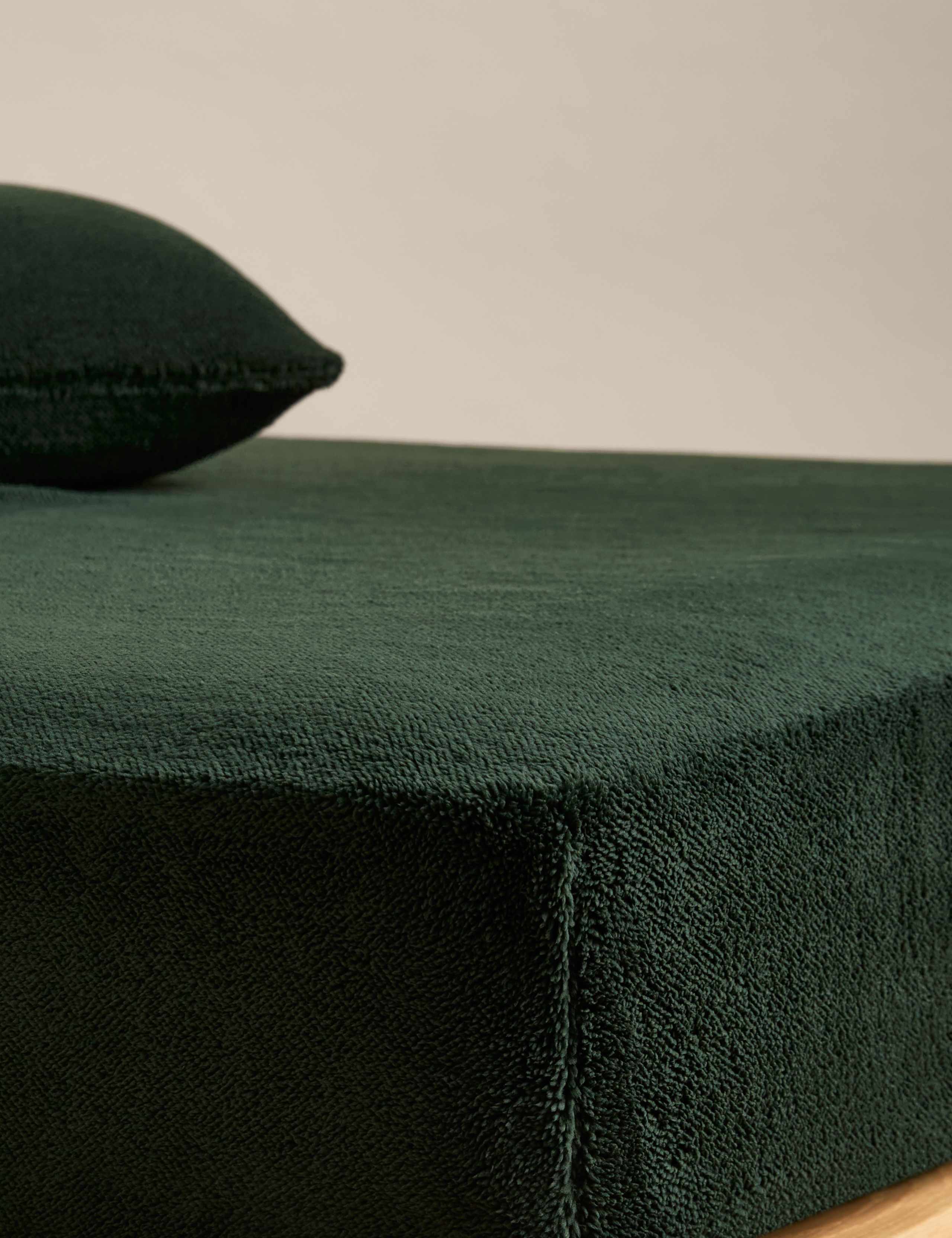 Teddy Fleece Deep Fitted Sheet 1 of 2