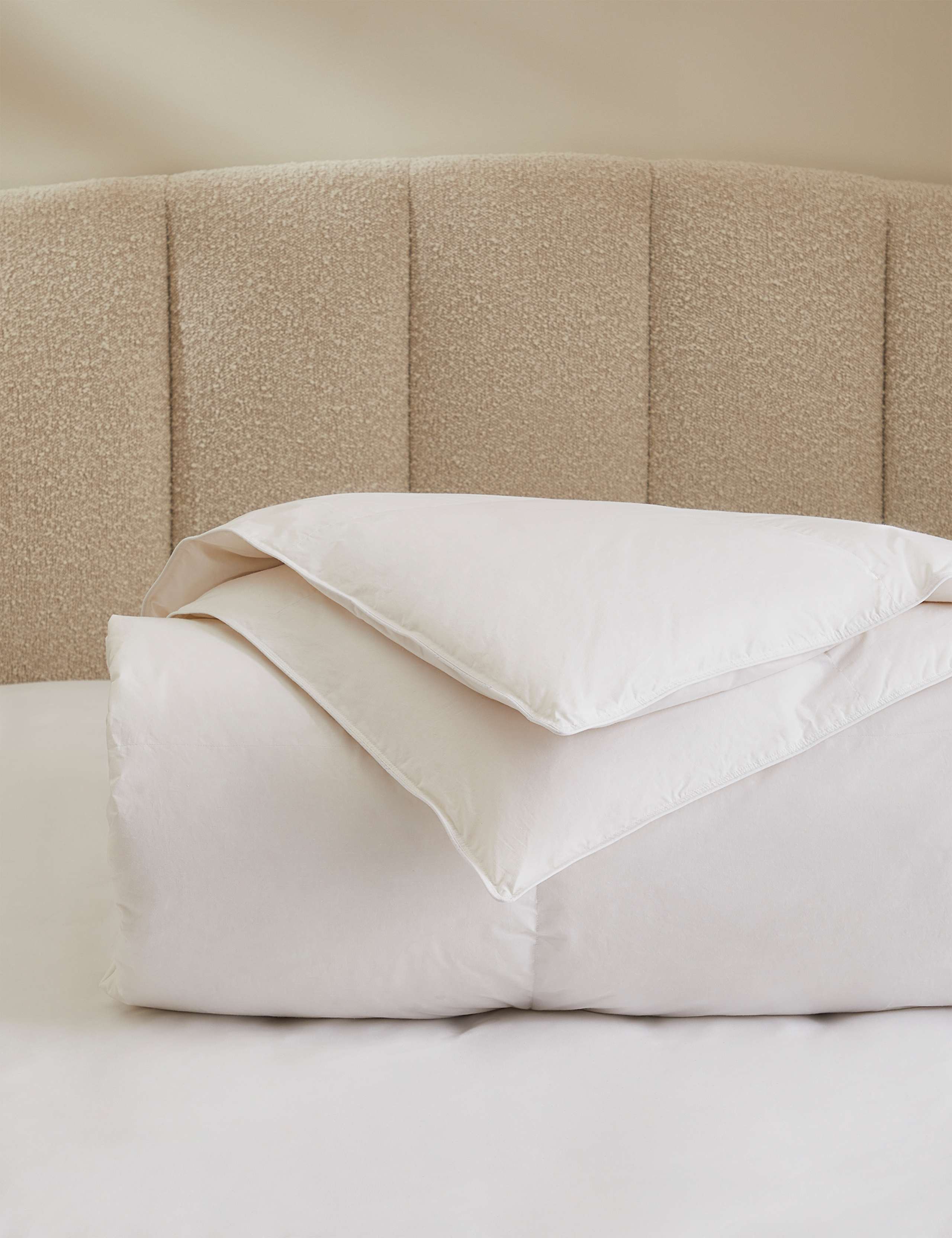 Luxury Duck Down 10.5 Tog Duvet 3 of 4
