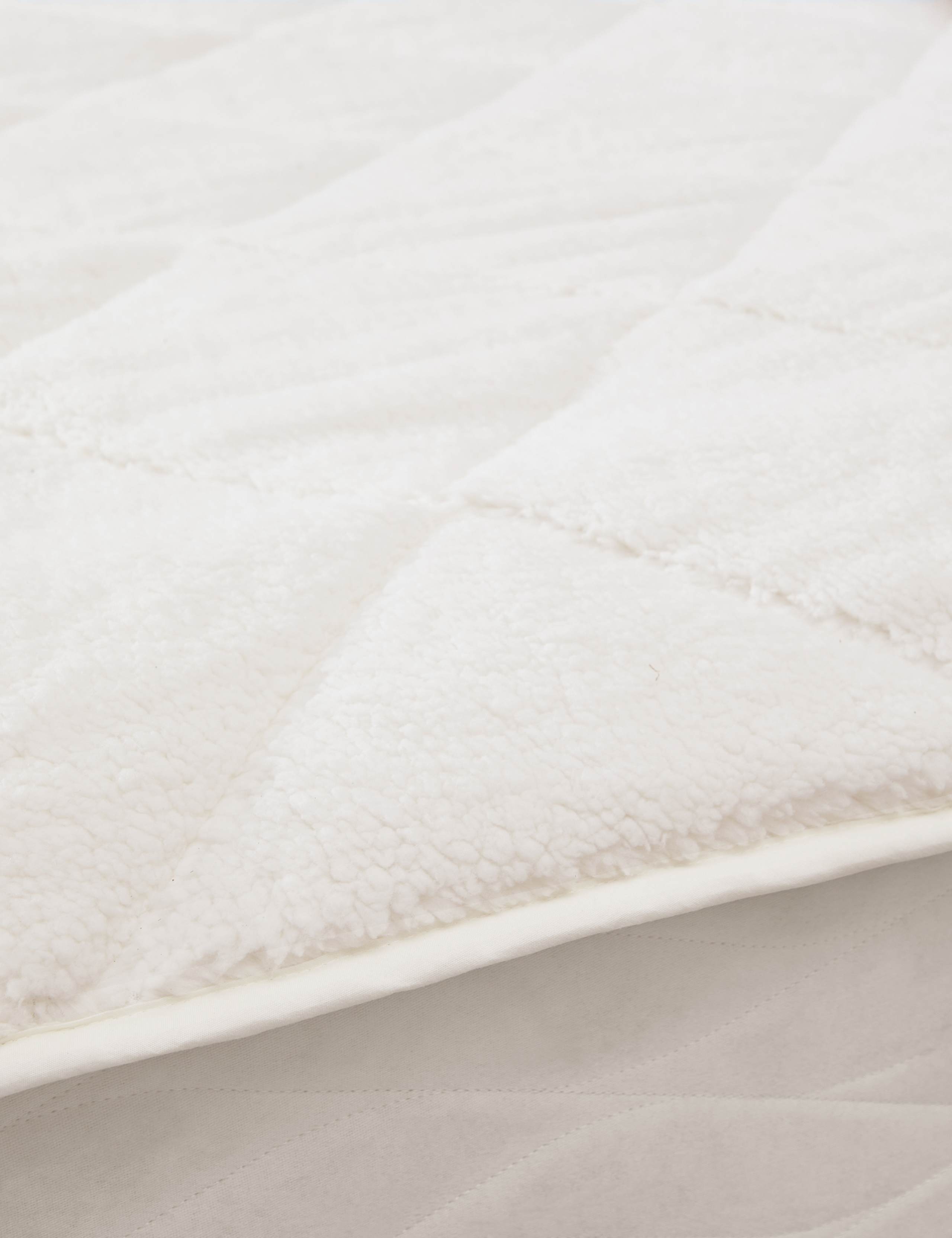 Teddy Fleece Mattress Topper 3 of 3
