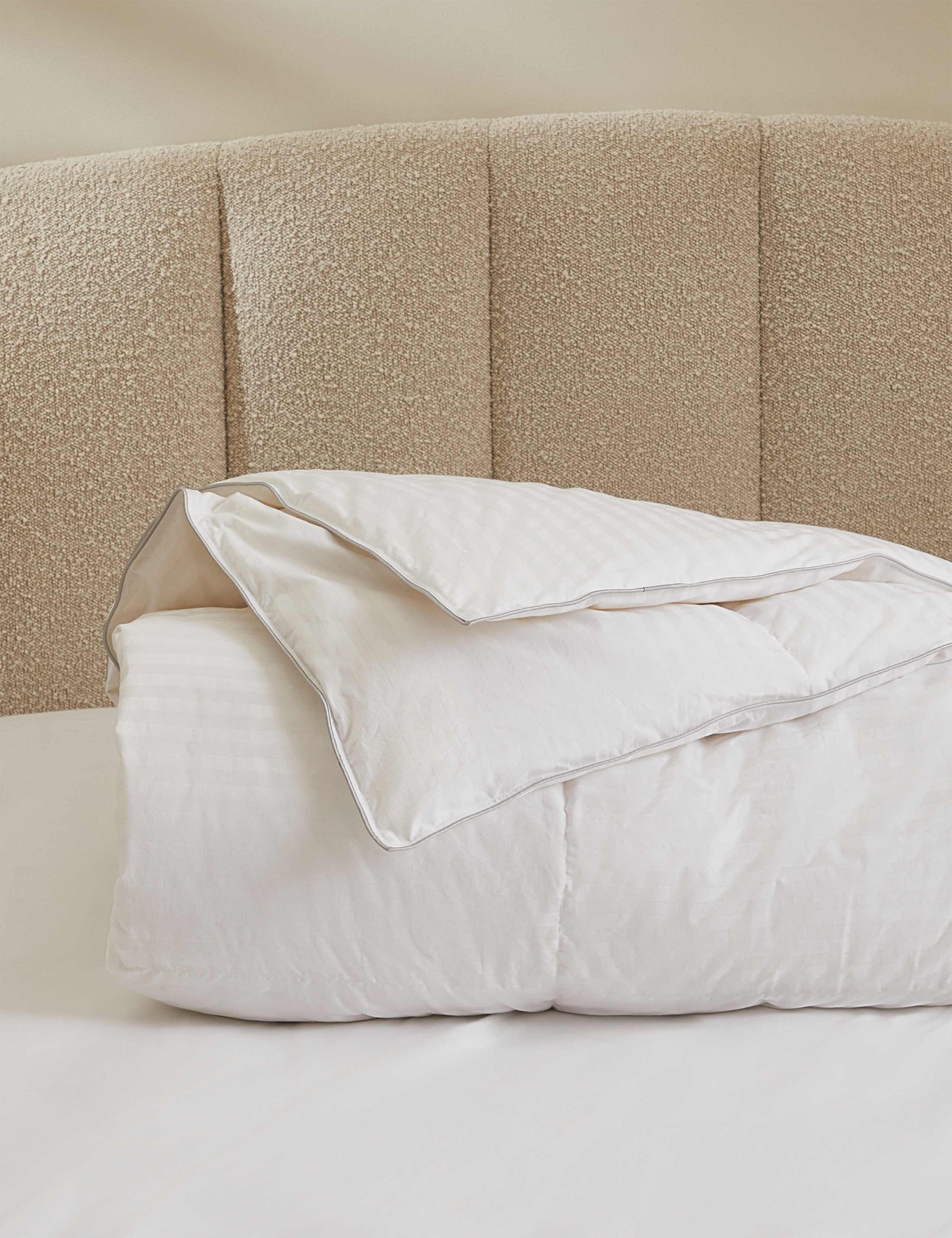 Luxury Hungarian Goose Down 10.5 Tog Duvet 3 of 3