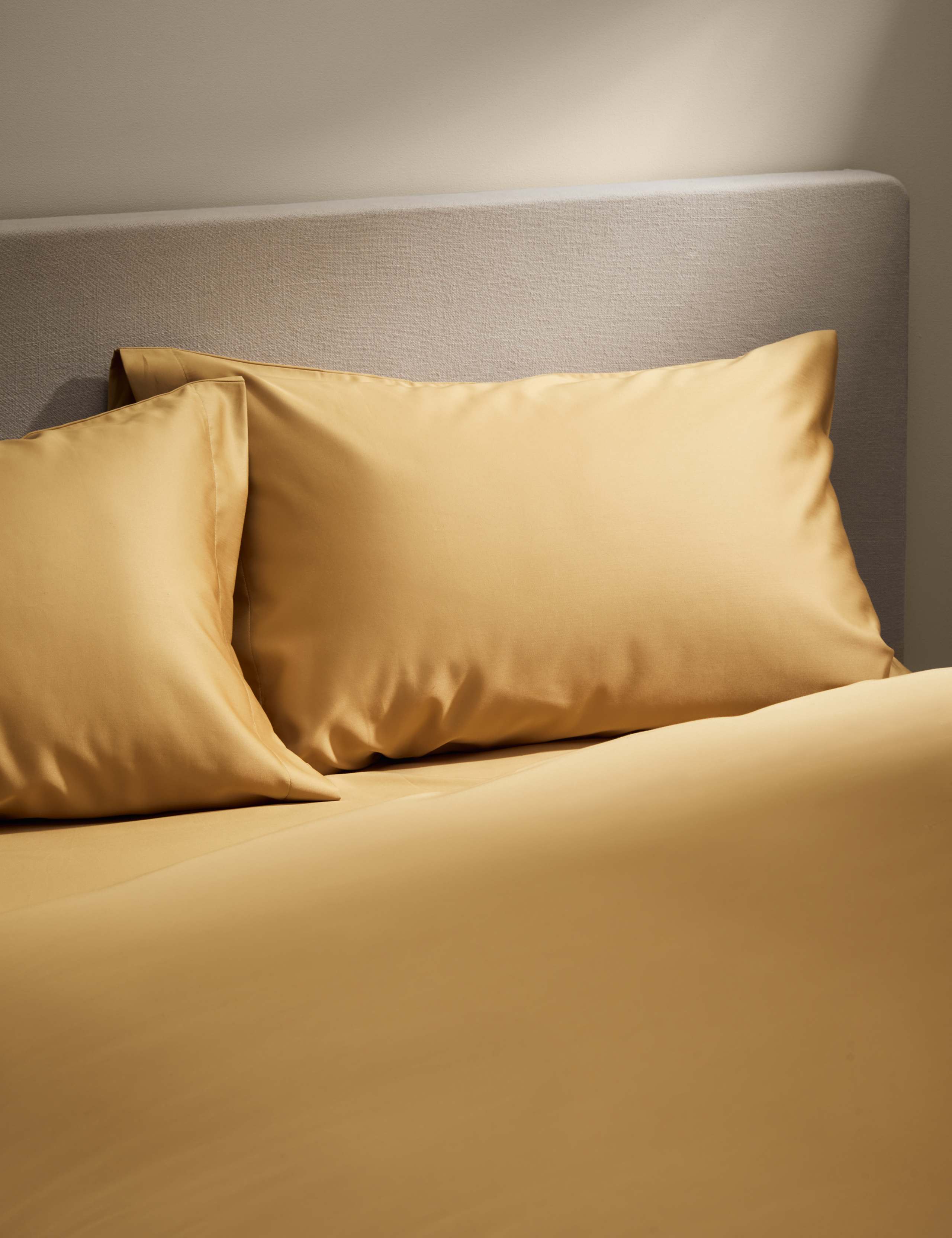 2 Pack Egyptian Cotton Sateen 400 Thread Count Pillowcases 1 of 3