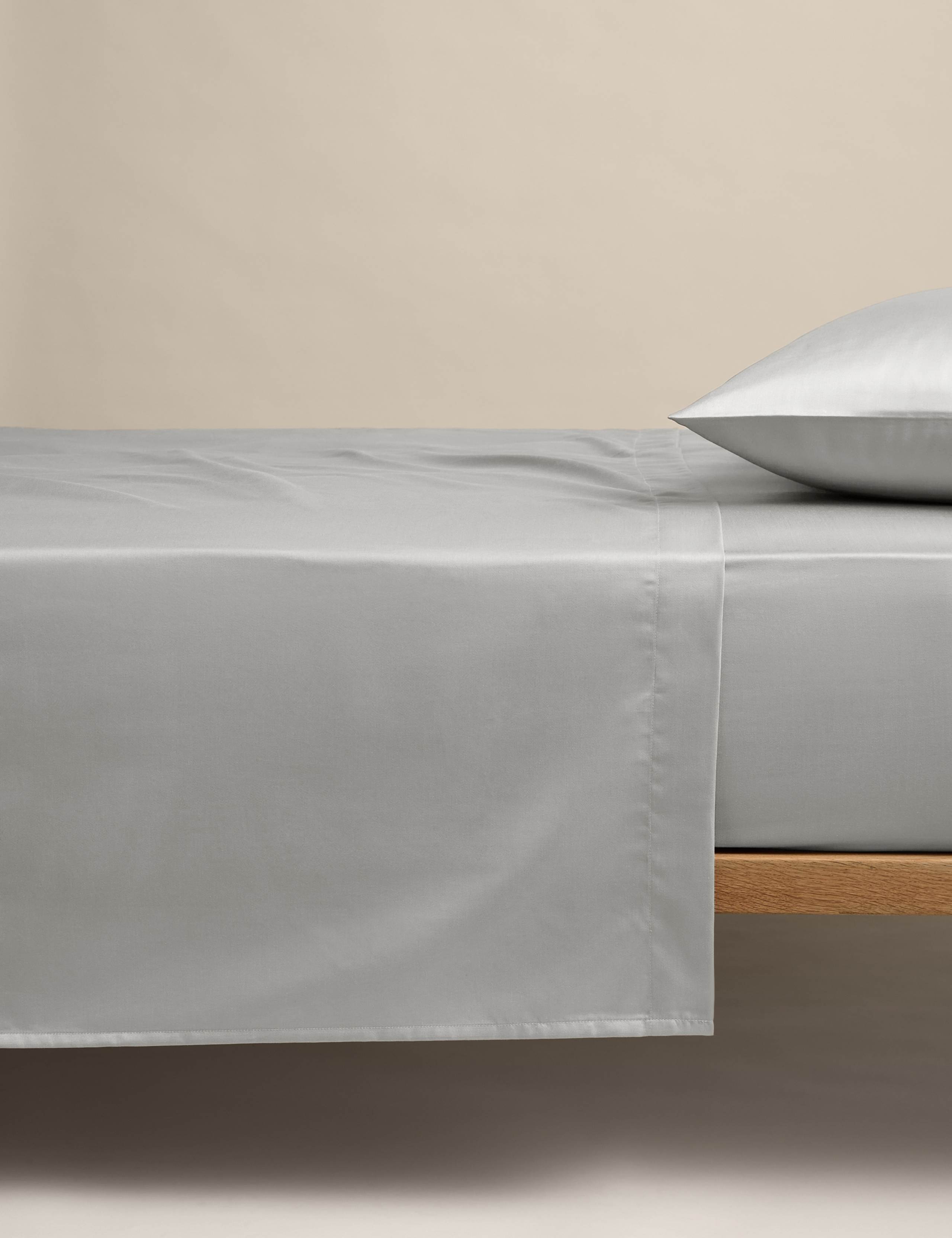 Egyptian Cotton 400 Thread Count Silky Flat Sheet 1 of 2