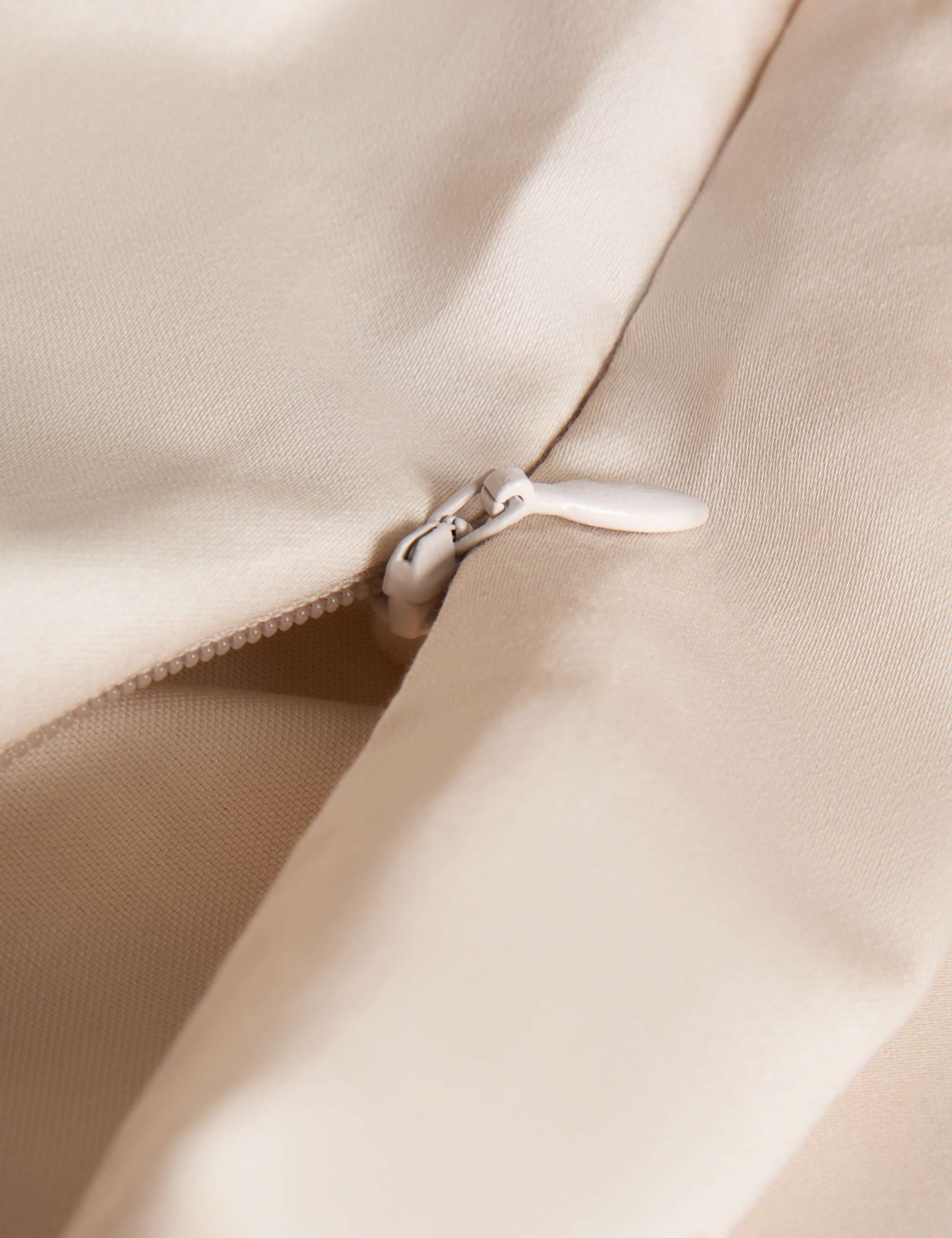 Pure Cotton Sateen 400 Thread Count Bedding Set 5 of 5