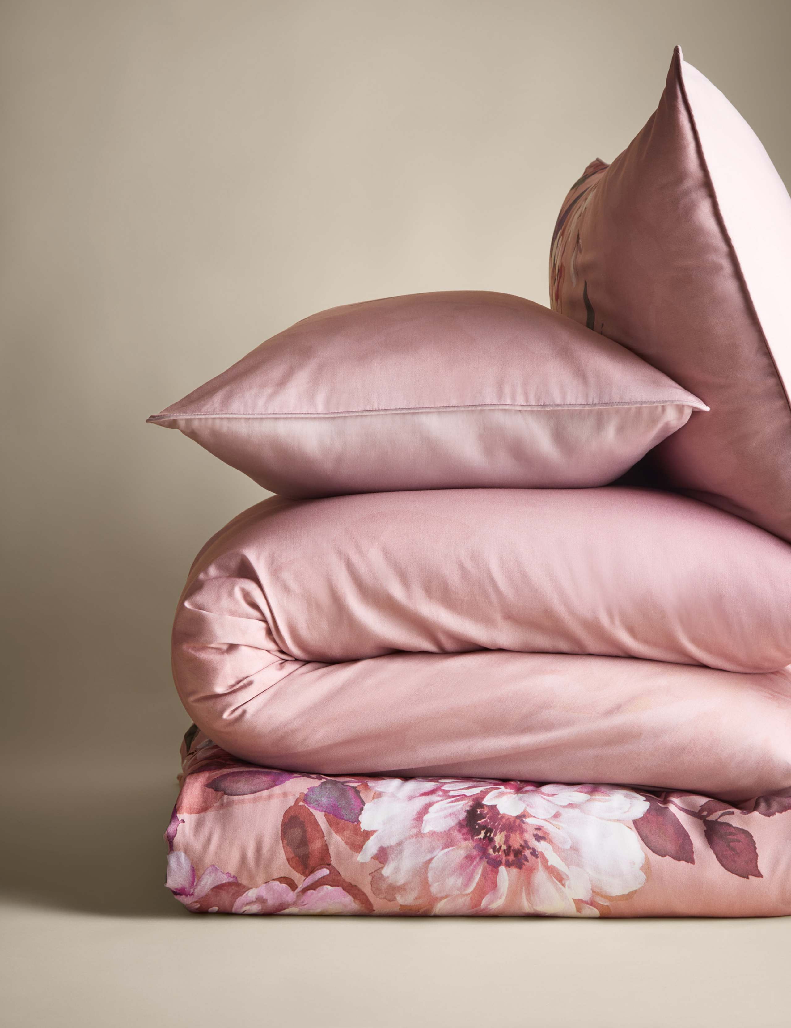 Pure Cotton Adelie Floral Bedding Set 2 of 7