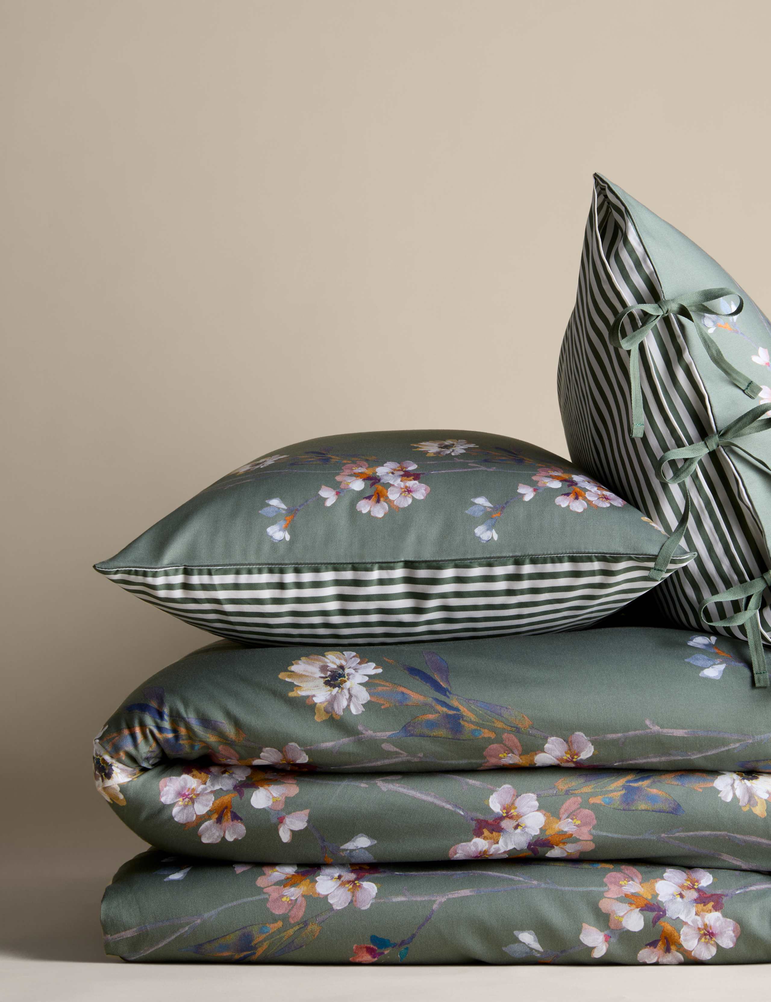 Pure Cotton Sateen Solene Painted Blooms Bedding Set 2 of 5