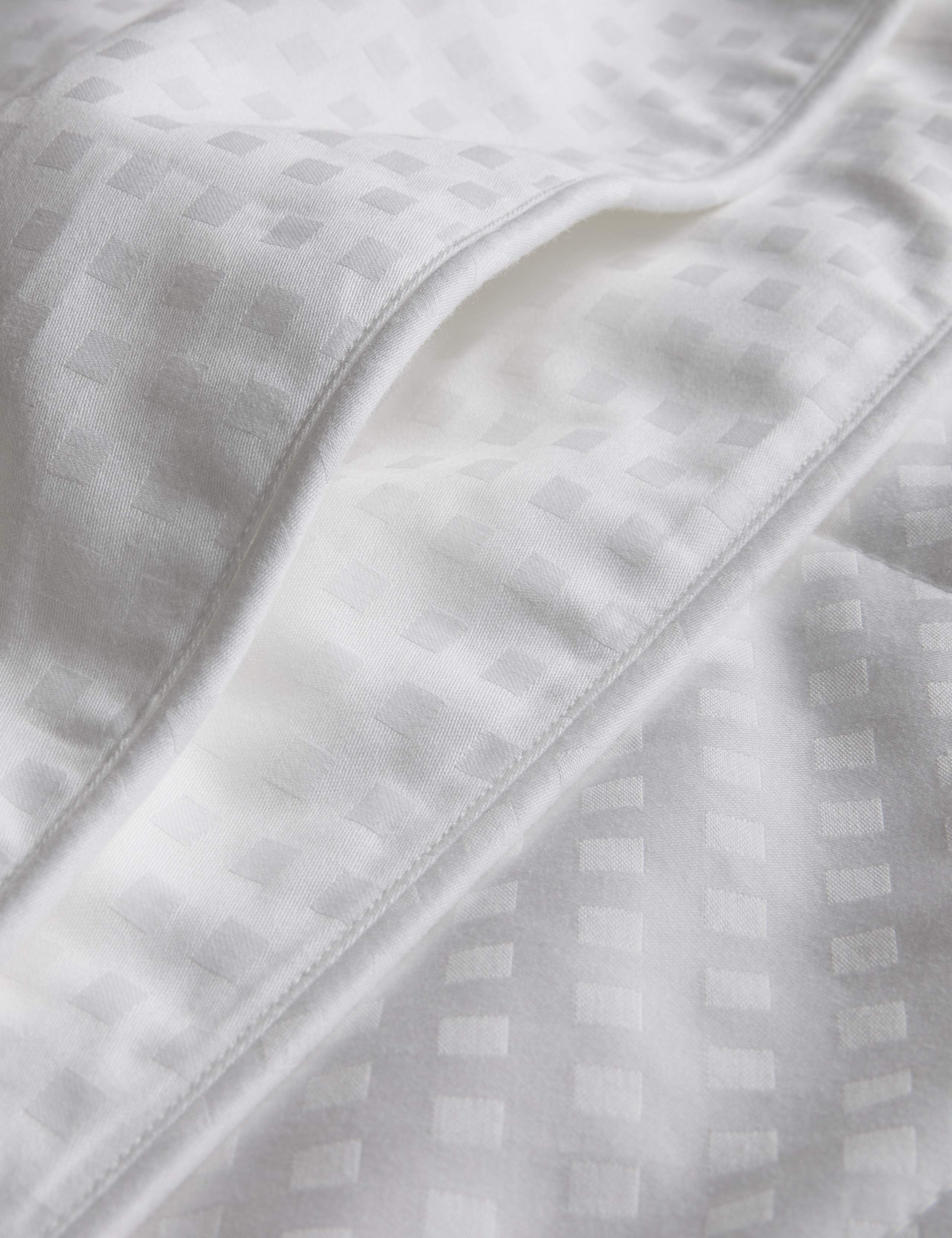 Mulberry Silk 3 to 4 Tog Duvet 4 of 4