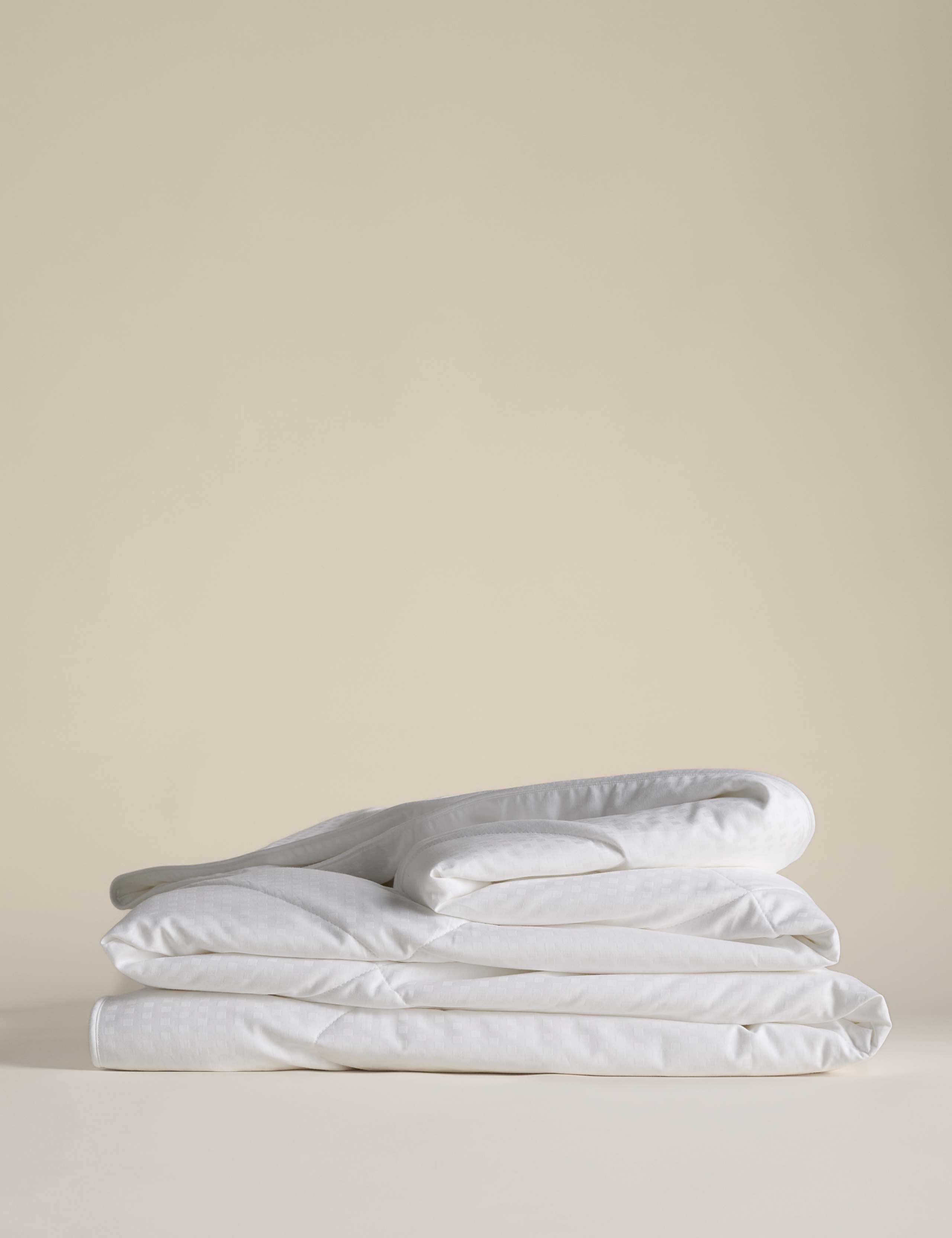 Mulberry Silk 6 To 7 Tog Duvet 2 of 4