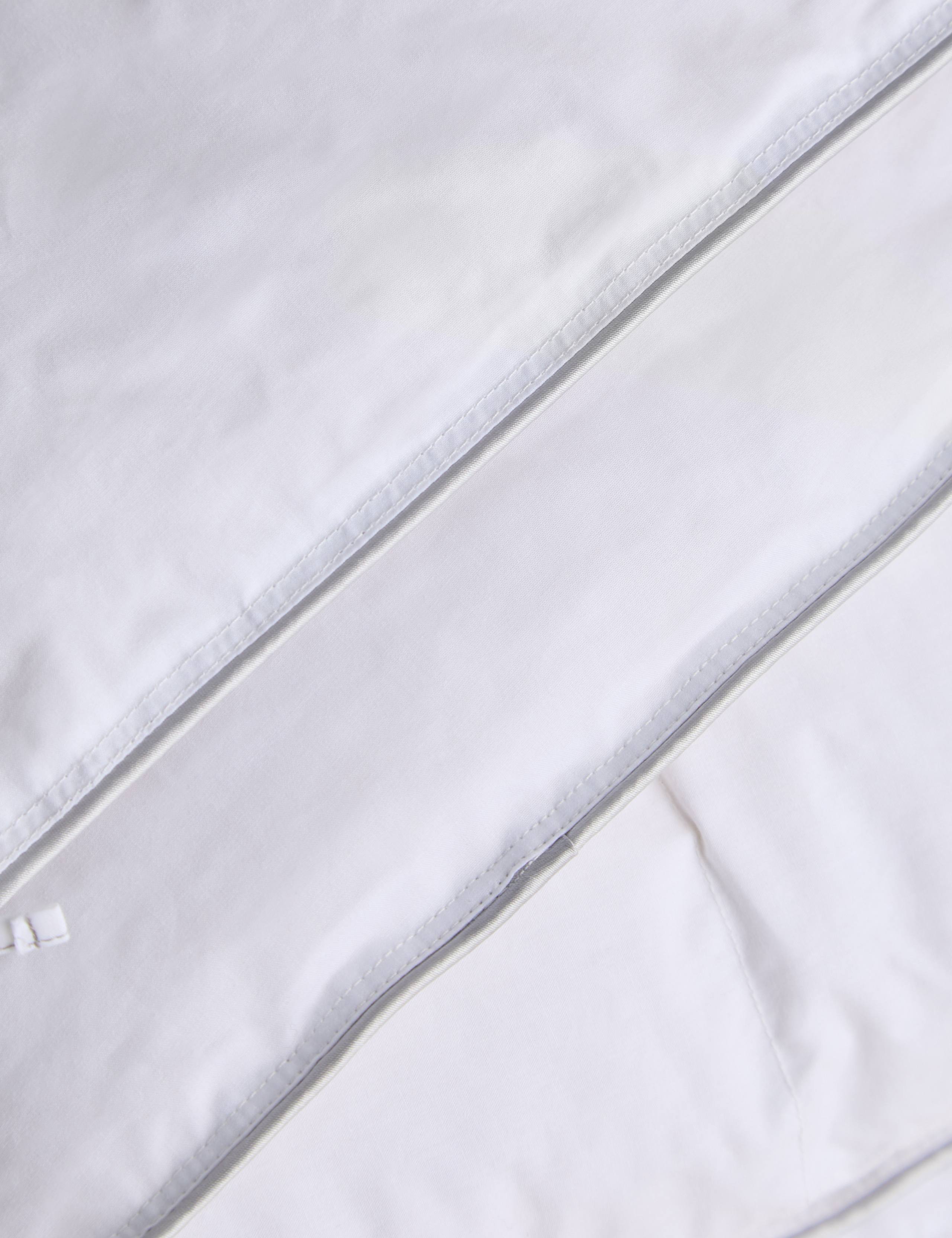 Down Rich 7.5 Tog Duvet 3 of 4