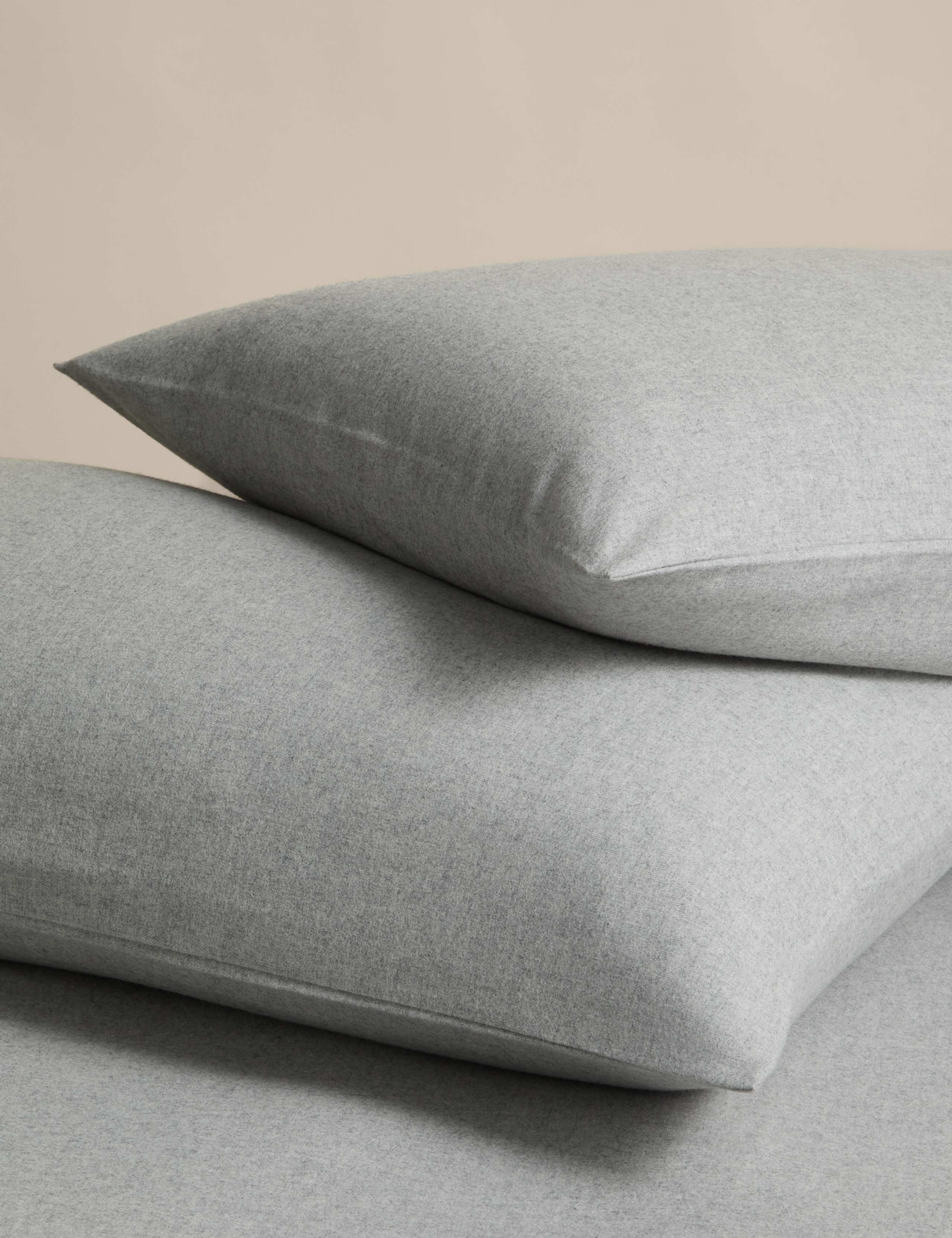 Cotton Rich Bedding Set with Cashmere 4 of 5