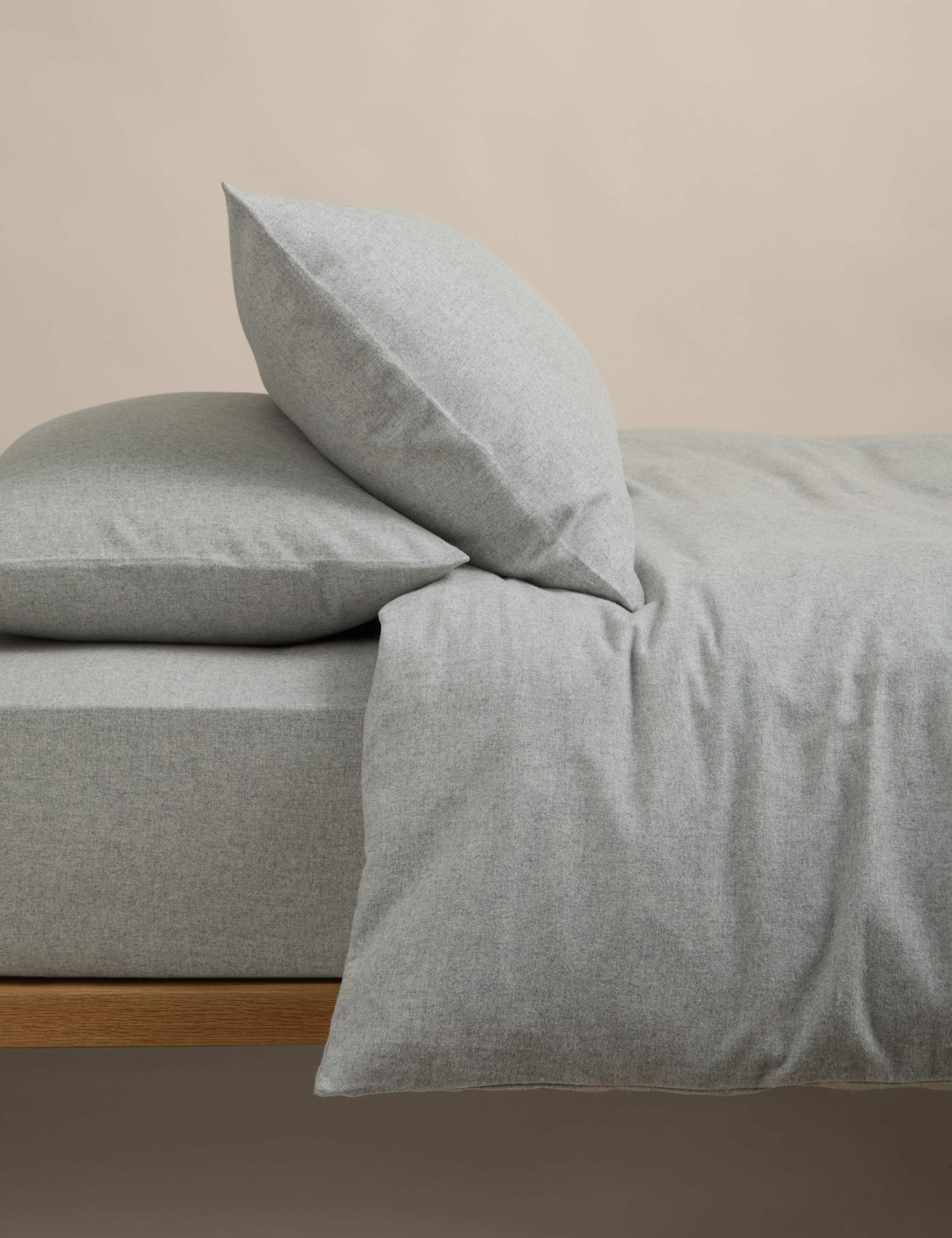 Cotton Rich Bedding Set with Cashmere 1 of 5