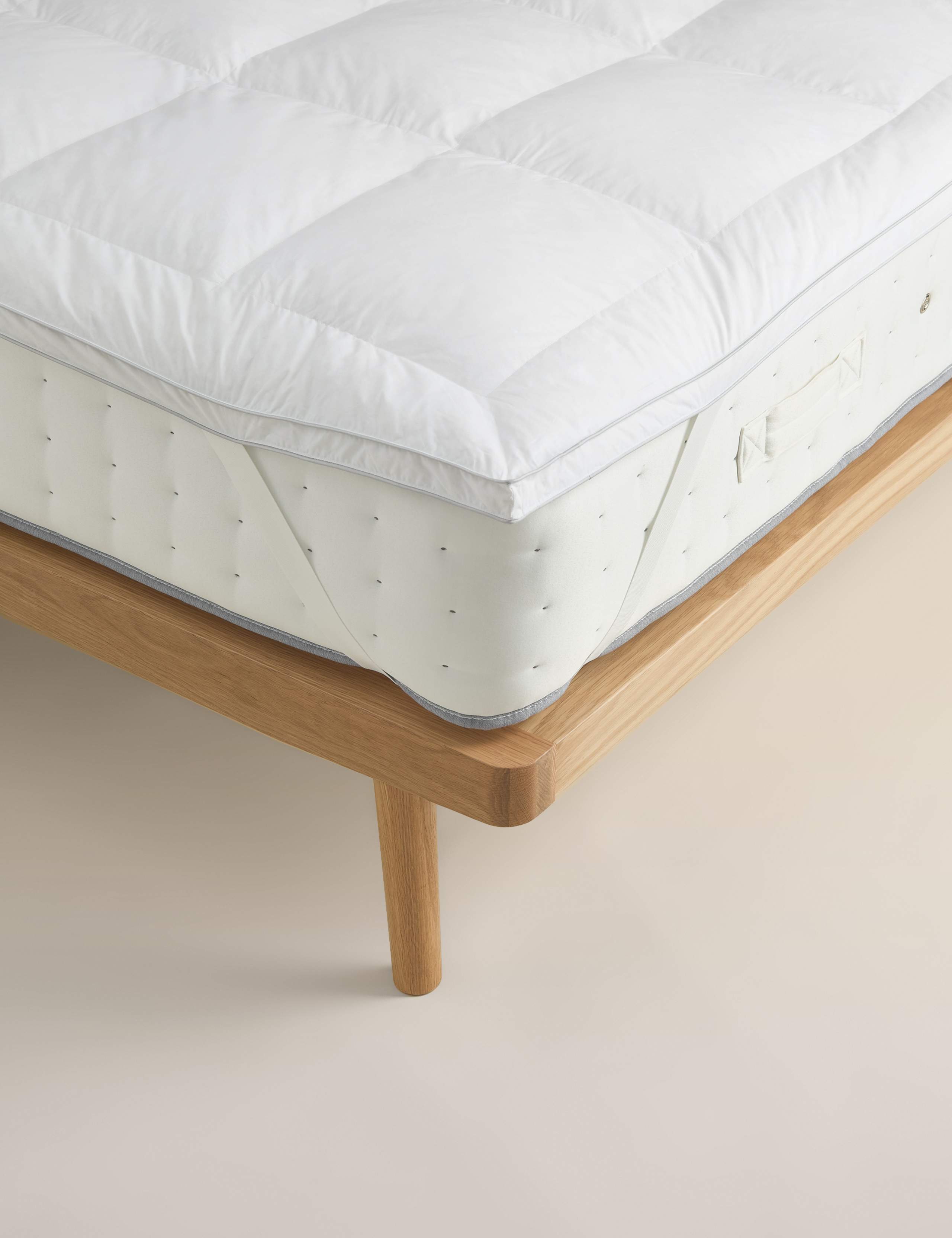 Deluxe Hungarian Goose Feather & Down Mattress Topper 1 of 5