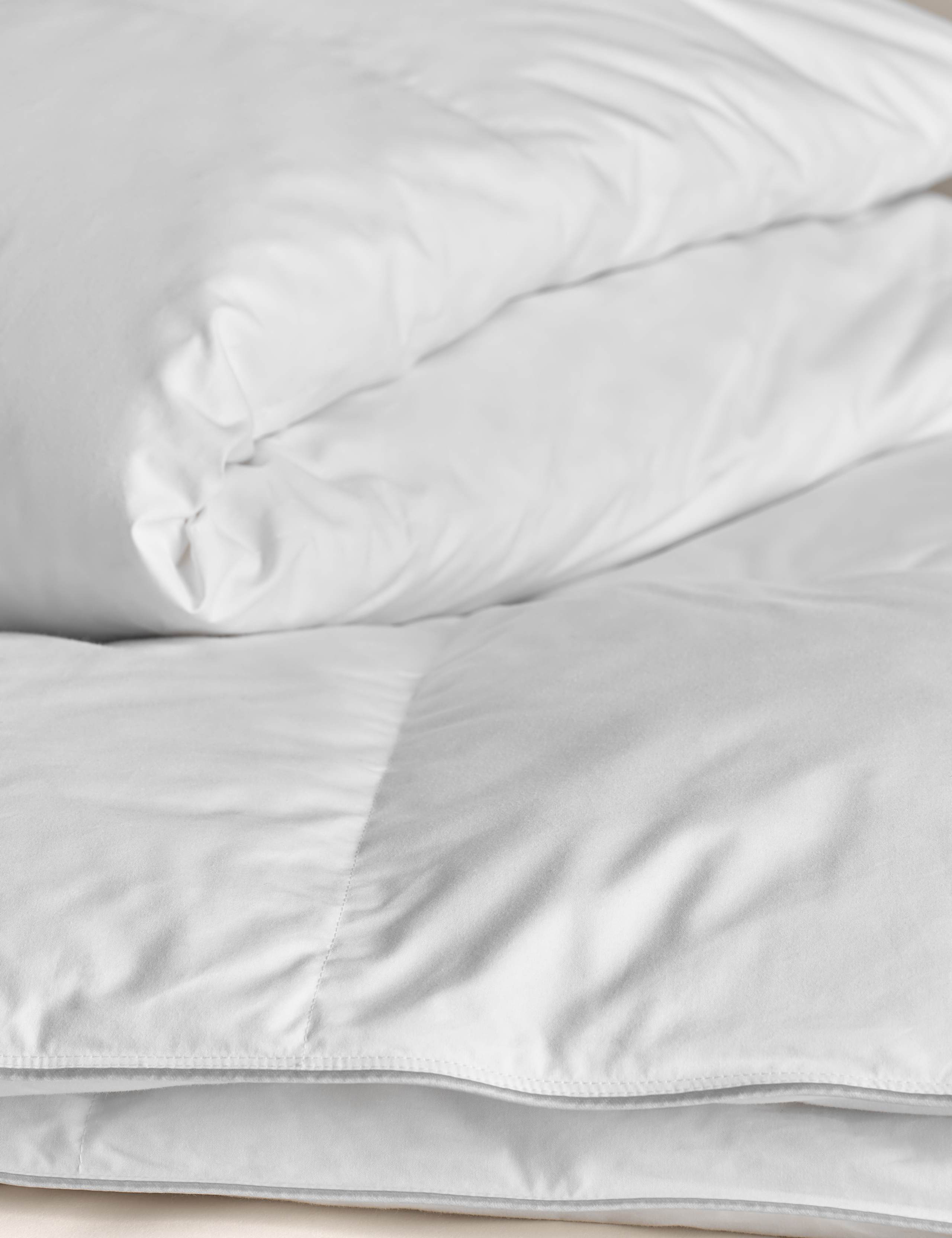 Deluxe Hungarian Goose Feather & Down 13.5 Tog Duvet 3 of 5