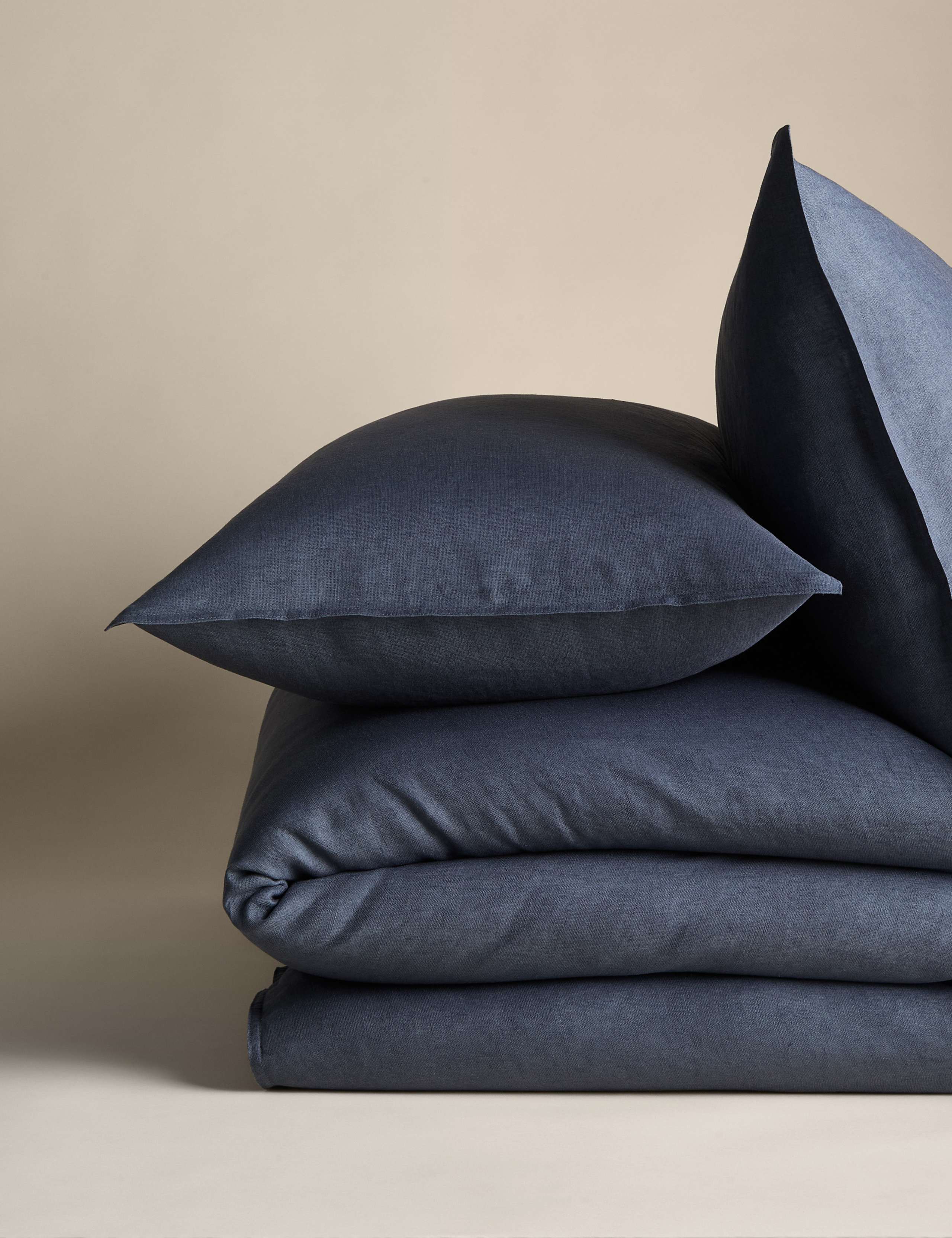 Pure Linen Bedding Set 2 of 5