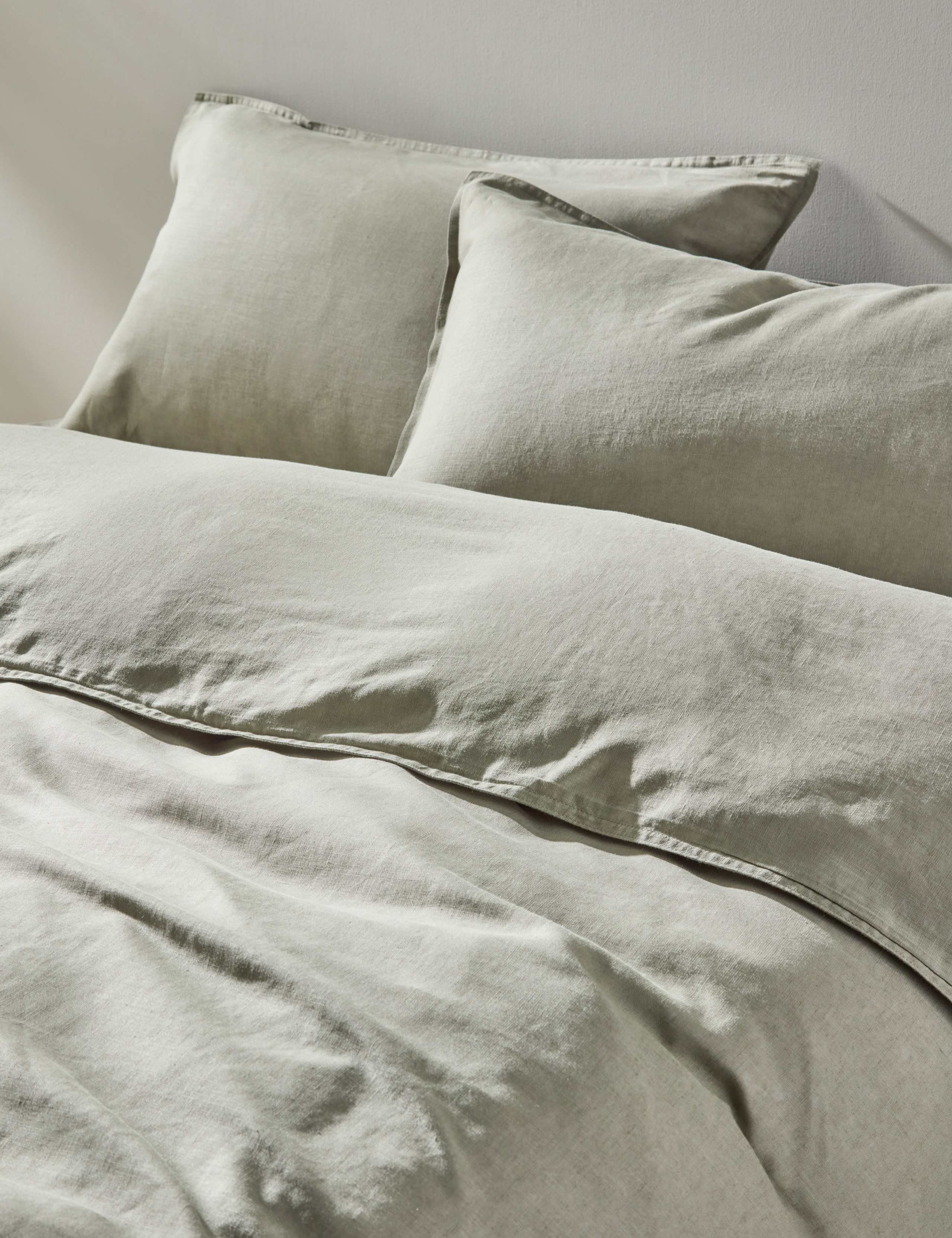 Pure Linen Bedding Set 1 of 5