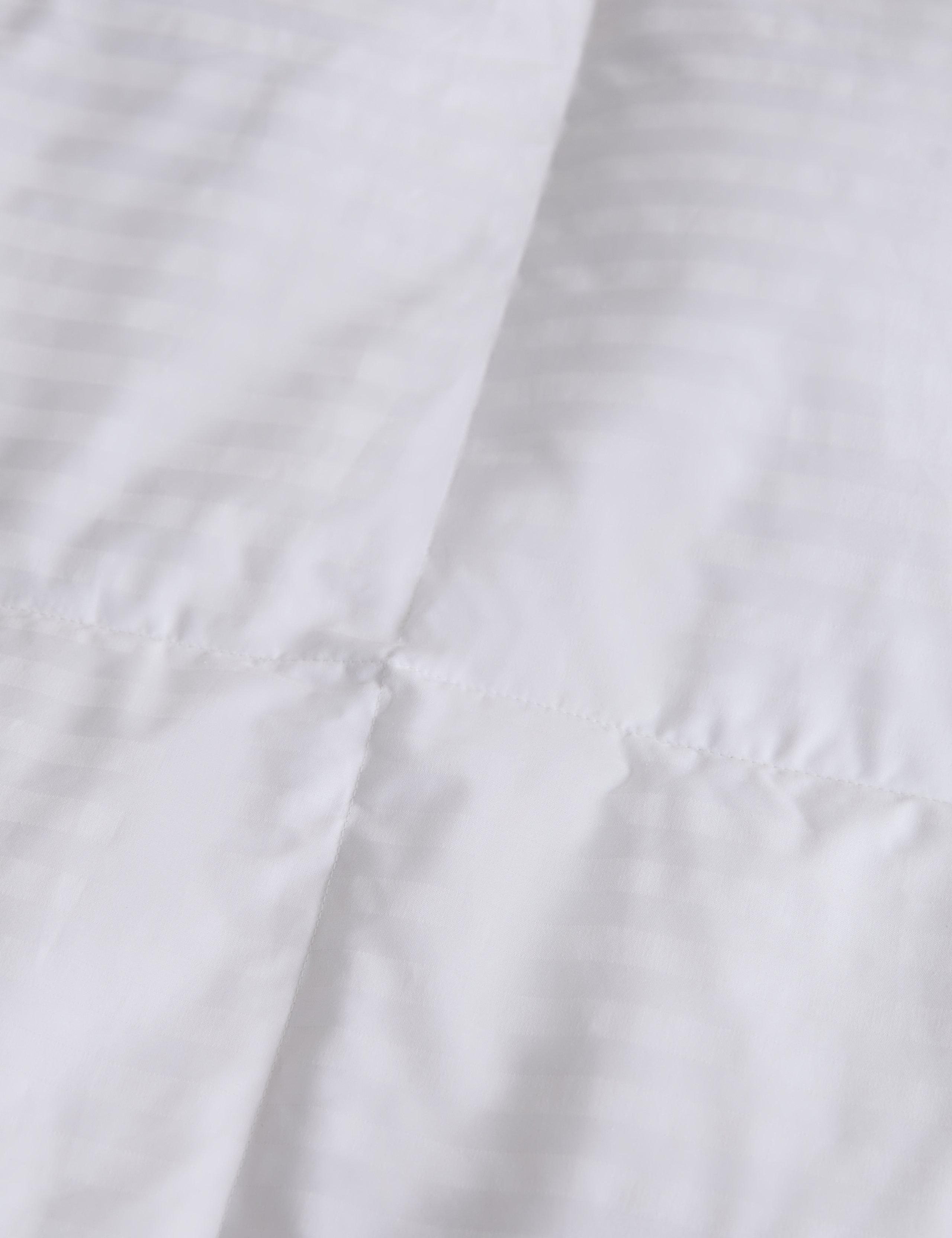 Hungarian Goose Down 4.5 Tog Duvet 4 of 4