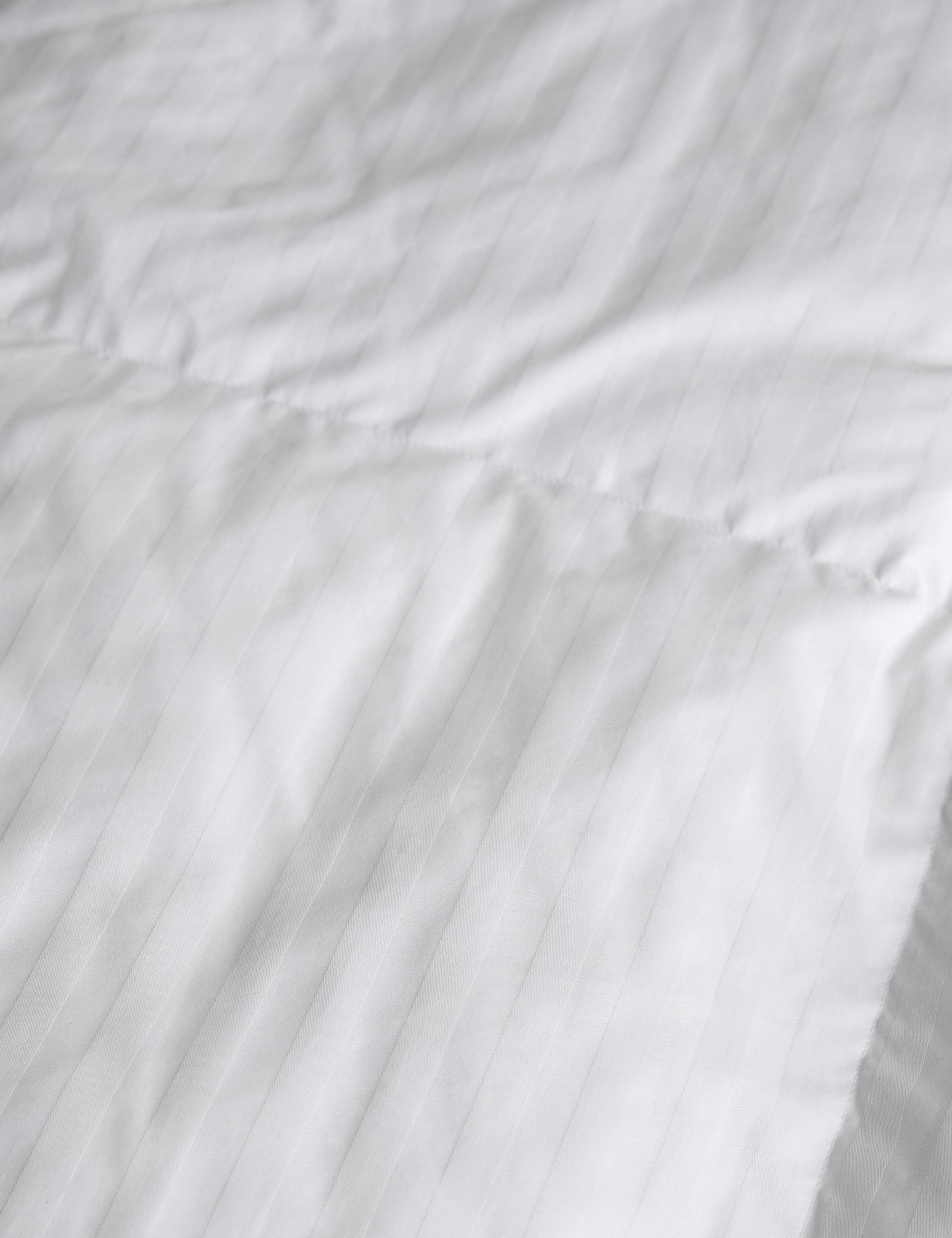 Hungarian Goose Down 13.5 Tog Duvet 4 of 4