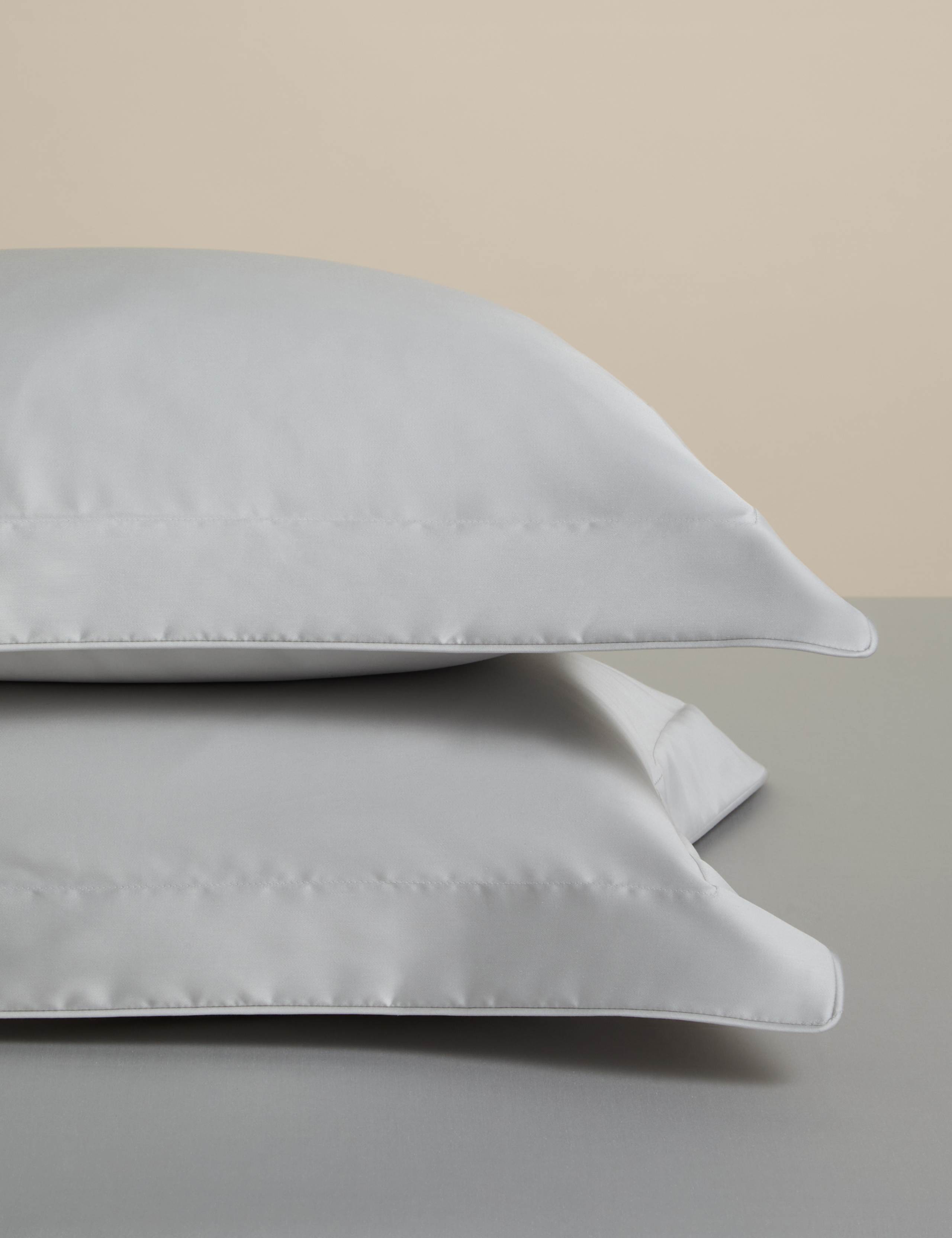 Egyptian Cotton 230 Thread Count Silky Oxford Pillowcases 1 of 3