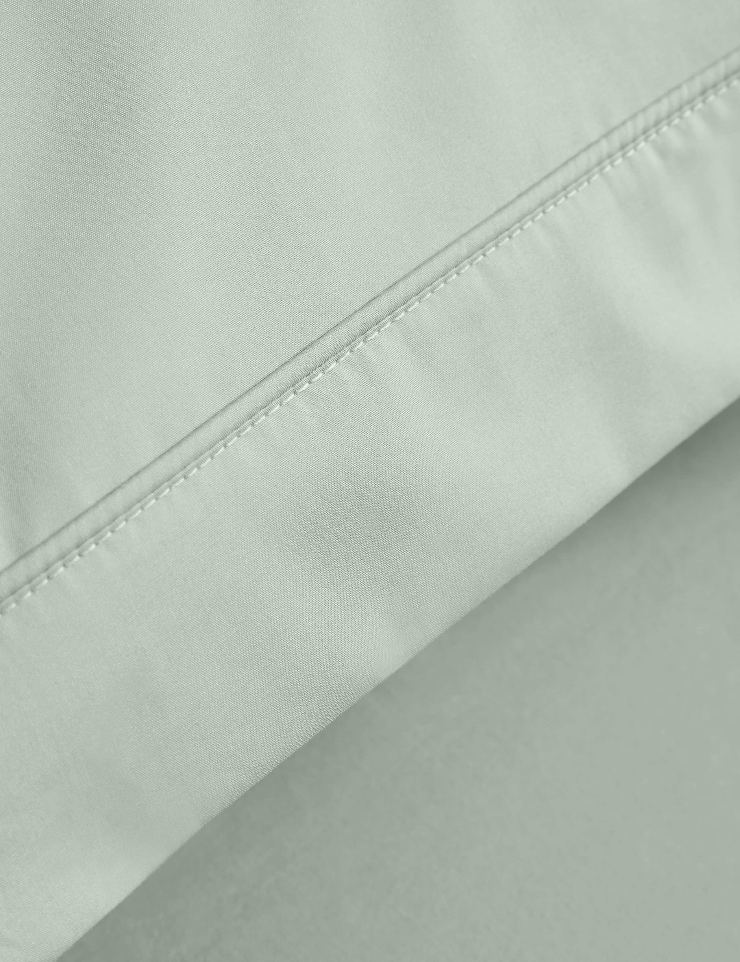 Egyptian Cotton 230 Thread Count Crisp Bedding Set 4 of 6