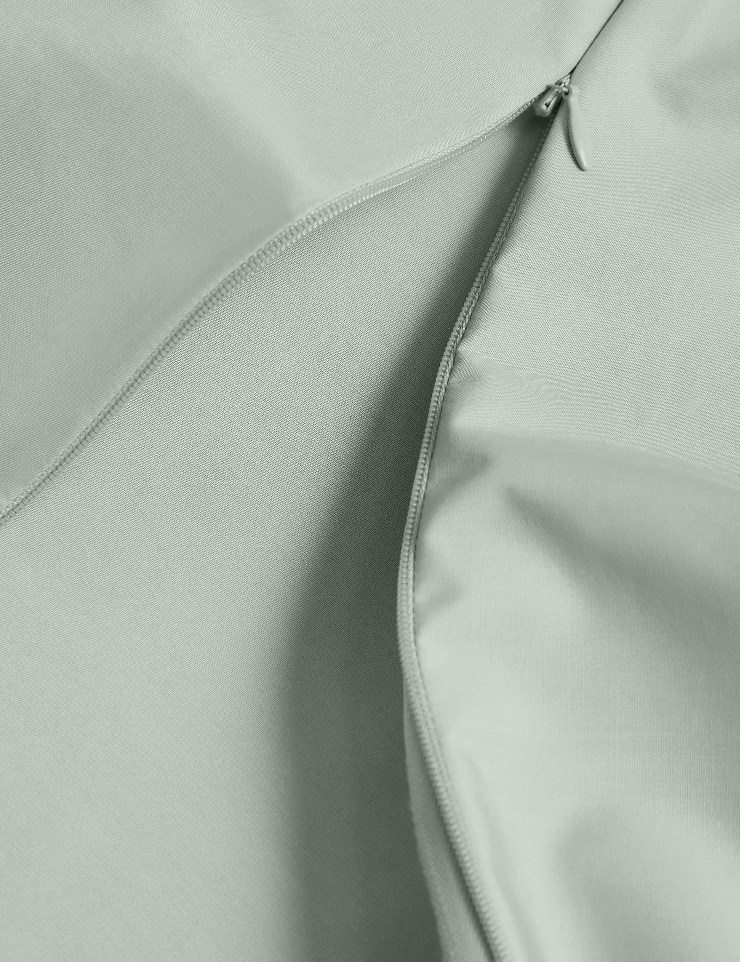 Egyptian Cotton 230 Thread Count Crisp Bedding Set 6 of 6