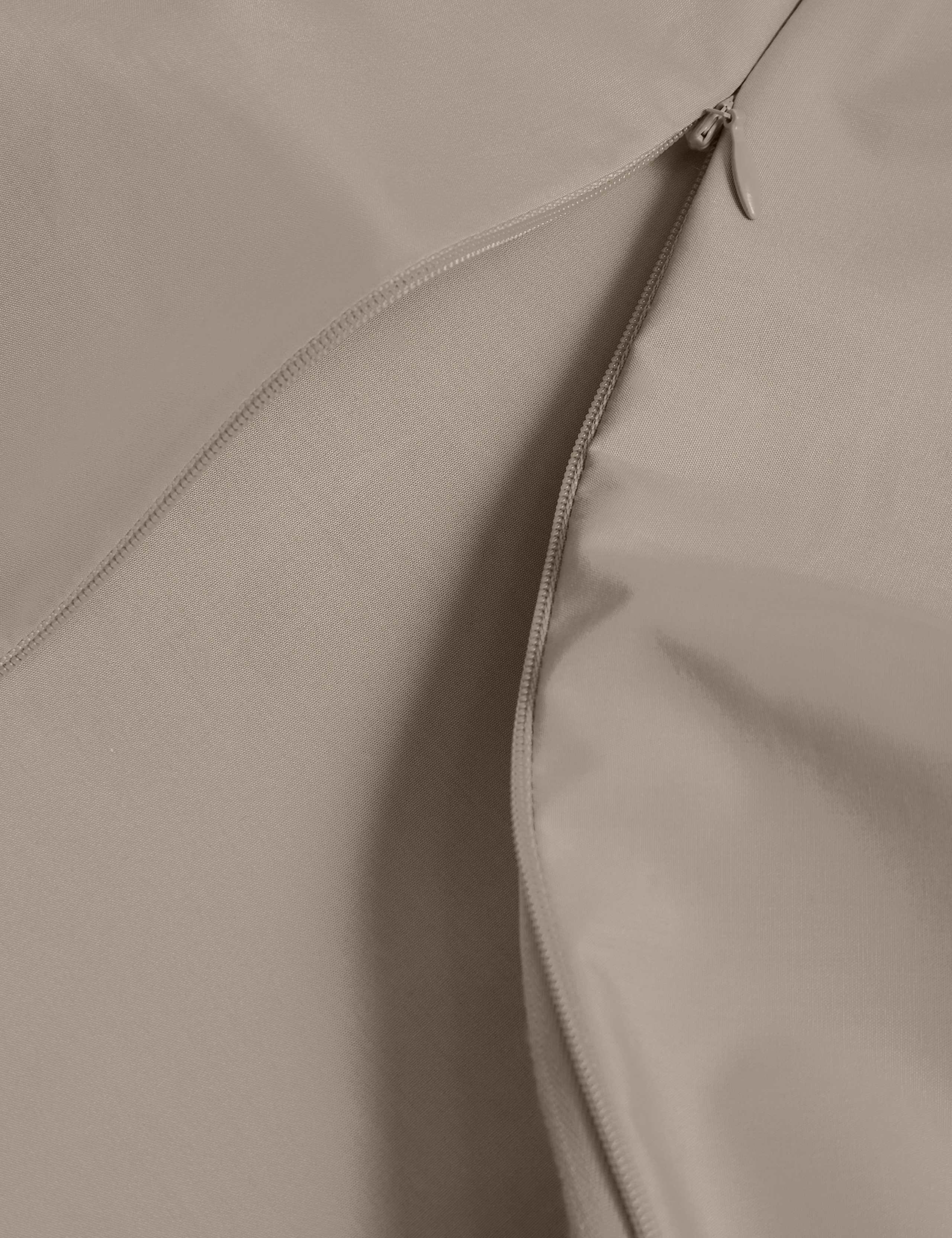 Egyptian Cotton 230 Thread Count Crisp Bedding Set 4 of 5