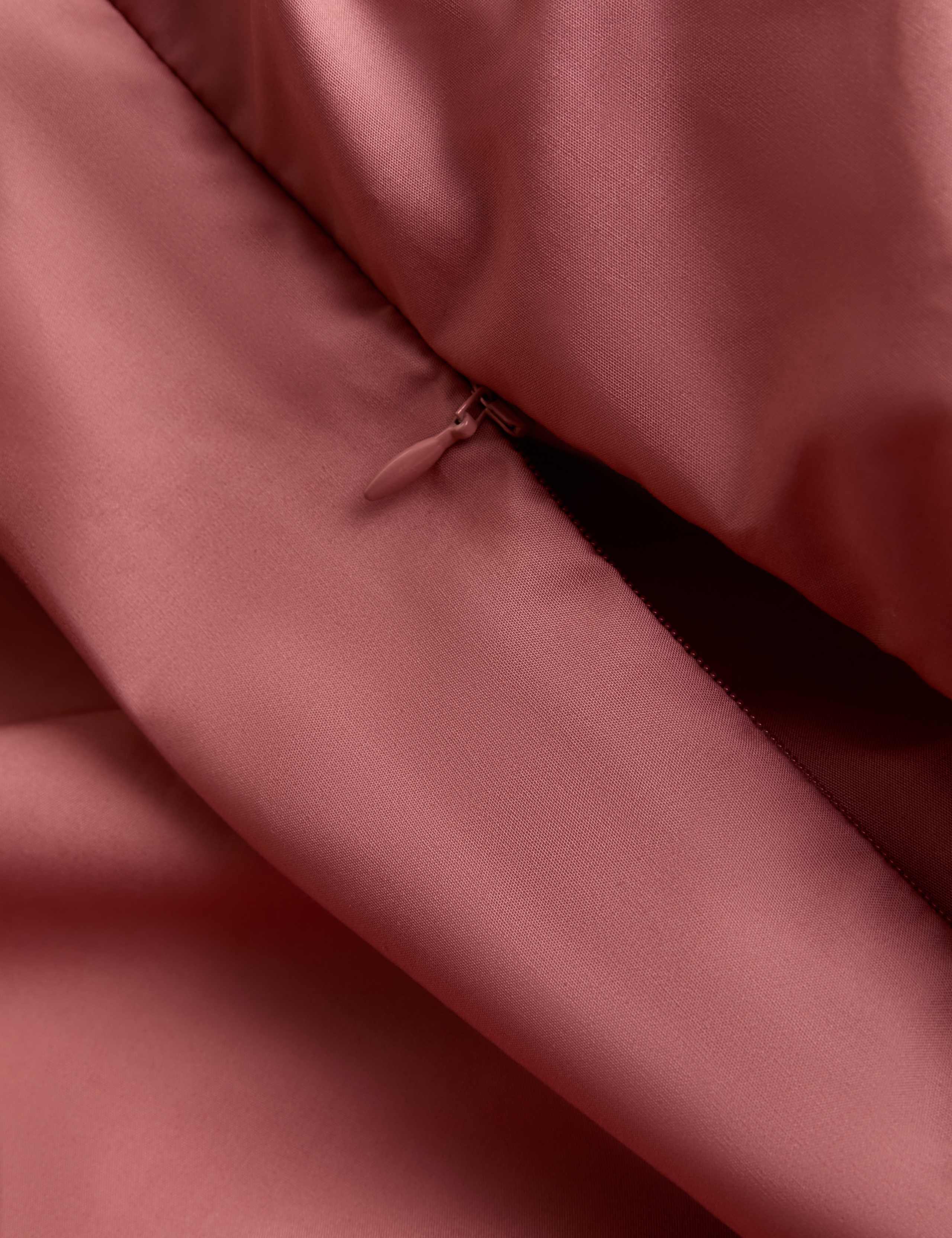 Egyptian Cotton 230 Thread Count Crisp Bedding Set 4 of 5