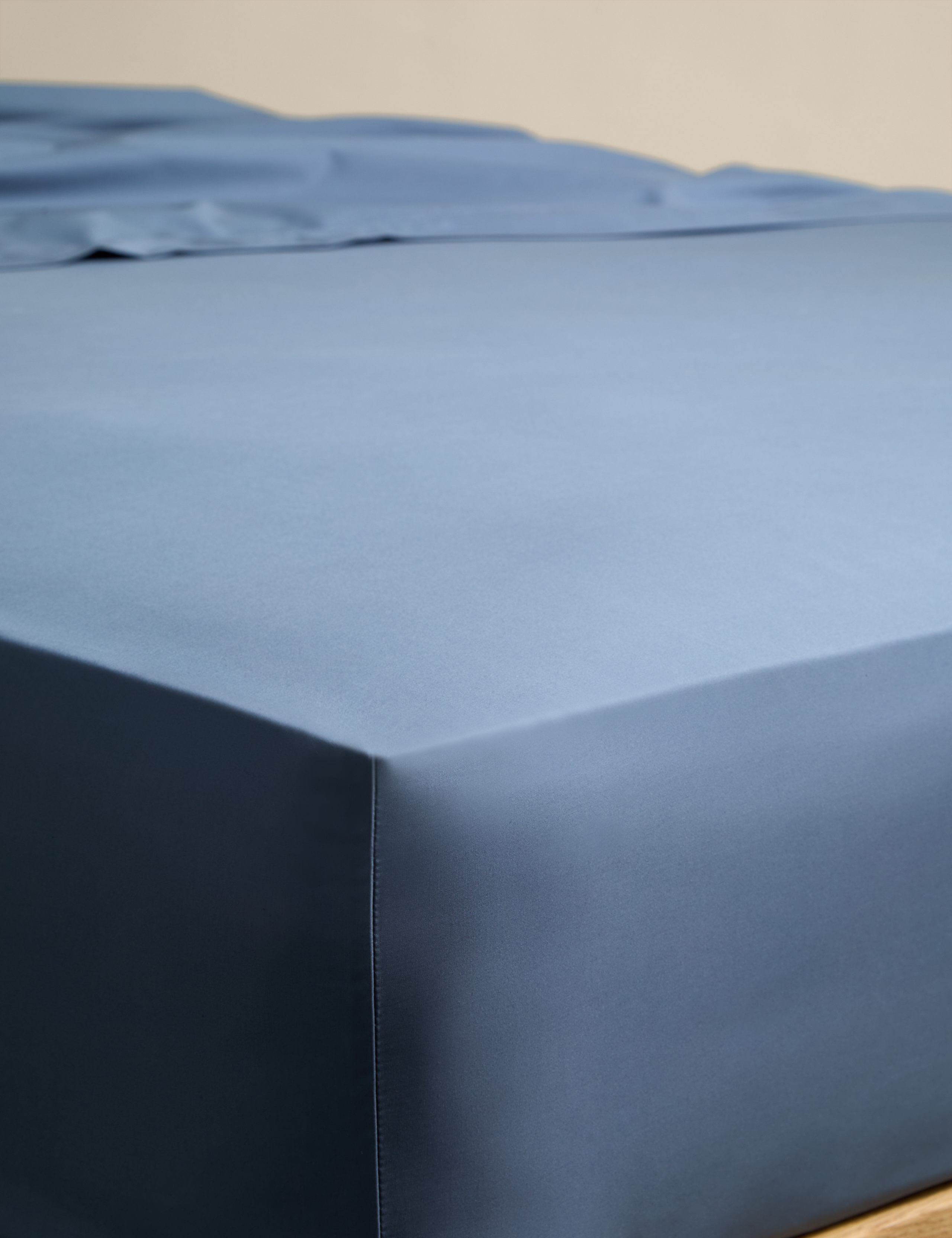 Egyptian Cotton 230 Thread Count Fitted Sheet 1 of 2