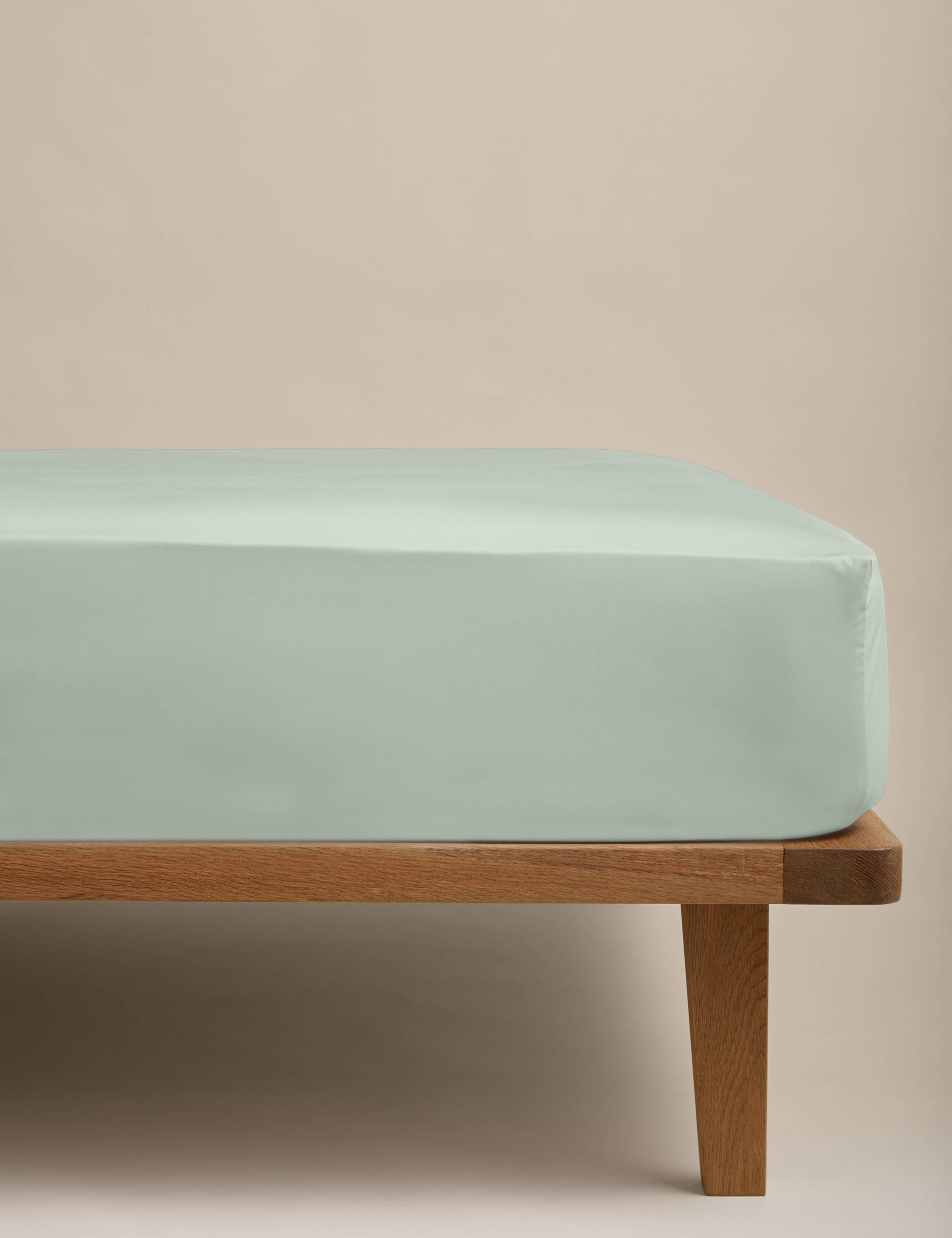 Egyptian Cotton 230 Thread Count Fitted Sheet 1 of 2
