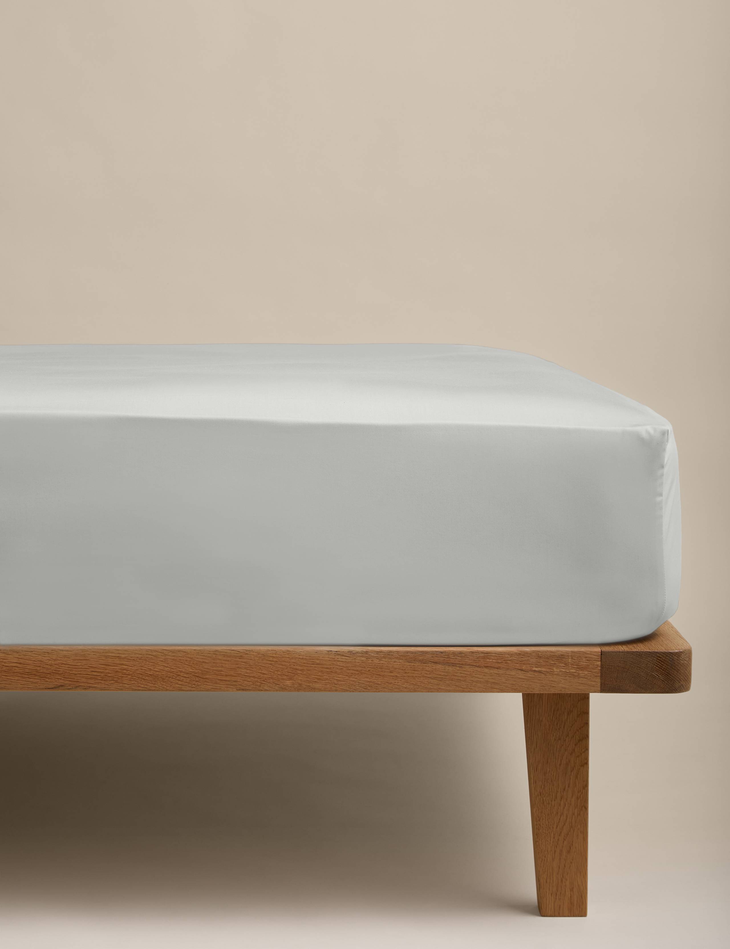 Egyptian Cotton 230 Thread Count Fitted Sheet 1 of 2