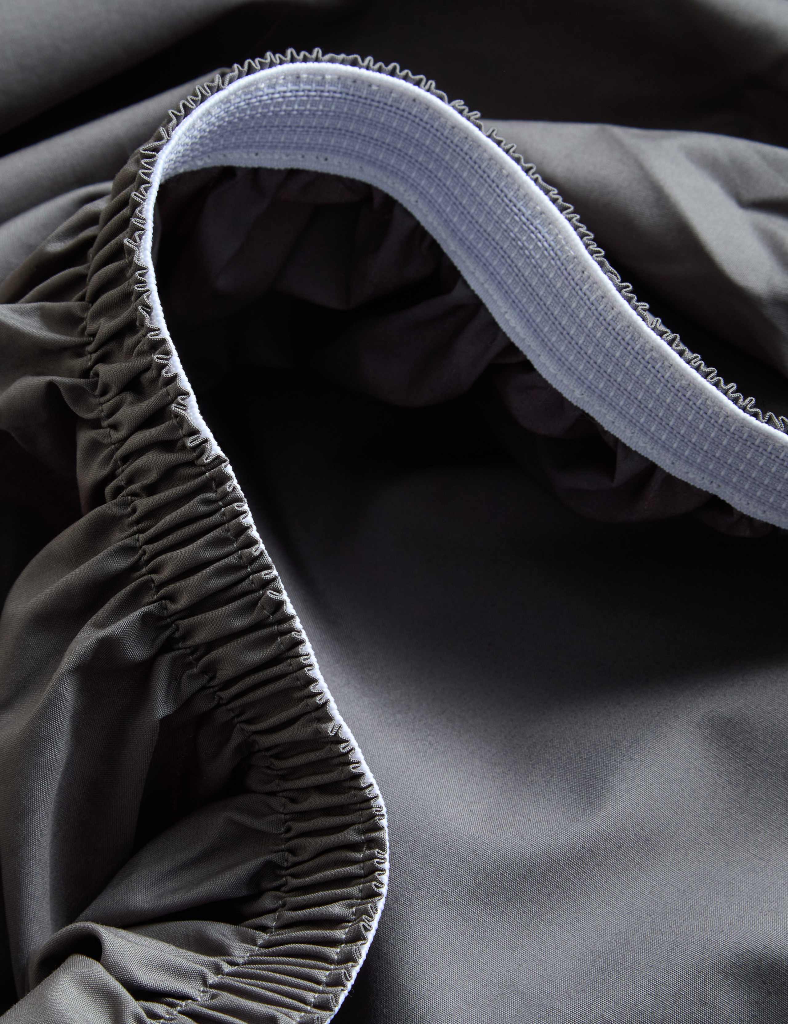 Egyptian Cotton 230 Thread Count StayPut Fitted Sheet 2 of 3