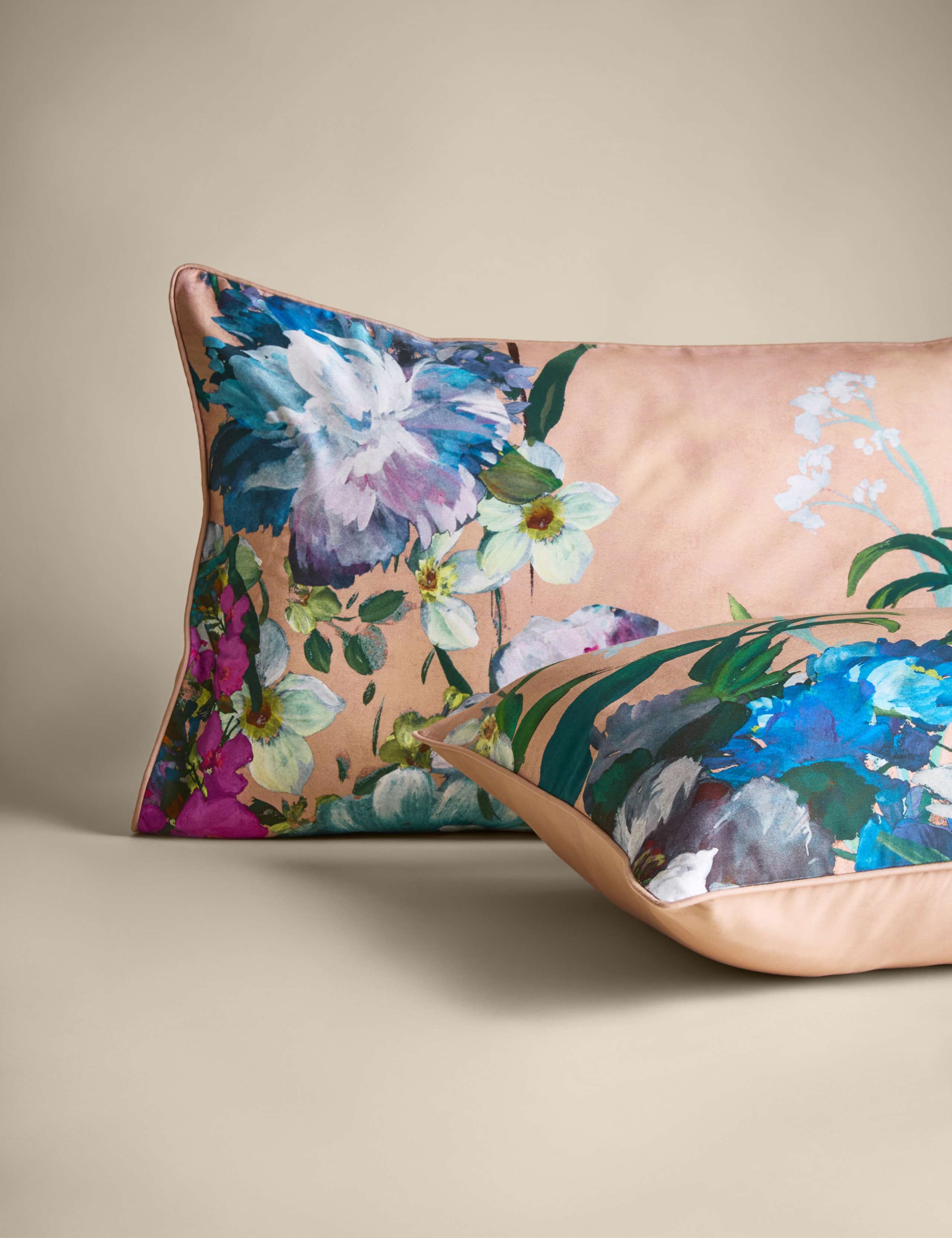 Sateen Wild Meadow Pink Bedding Set 3 of 7
