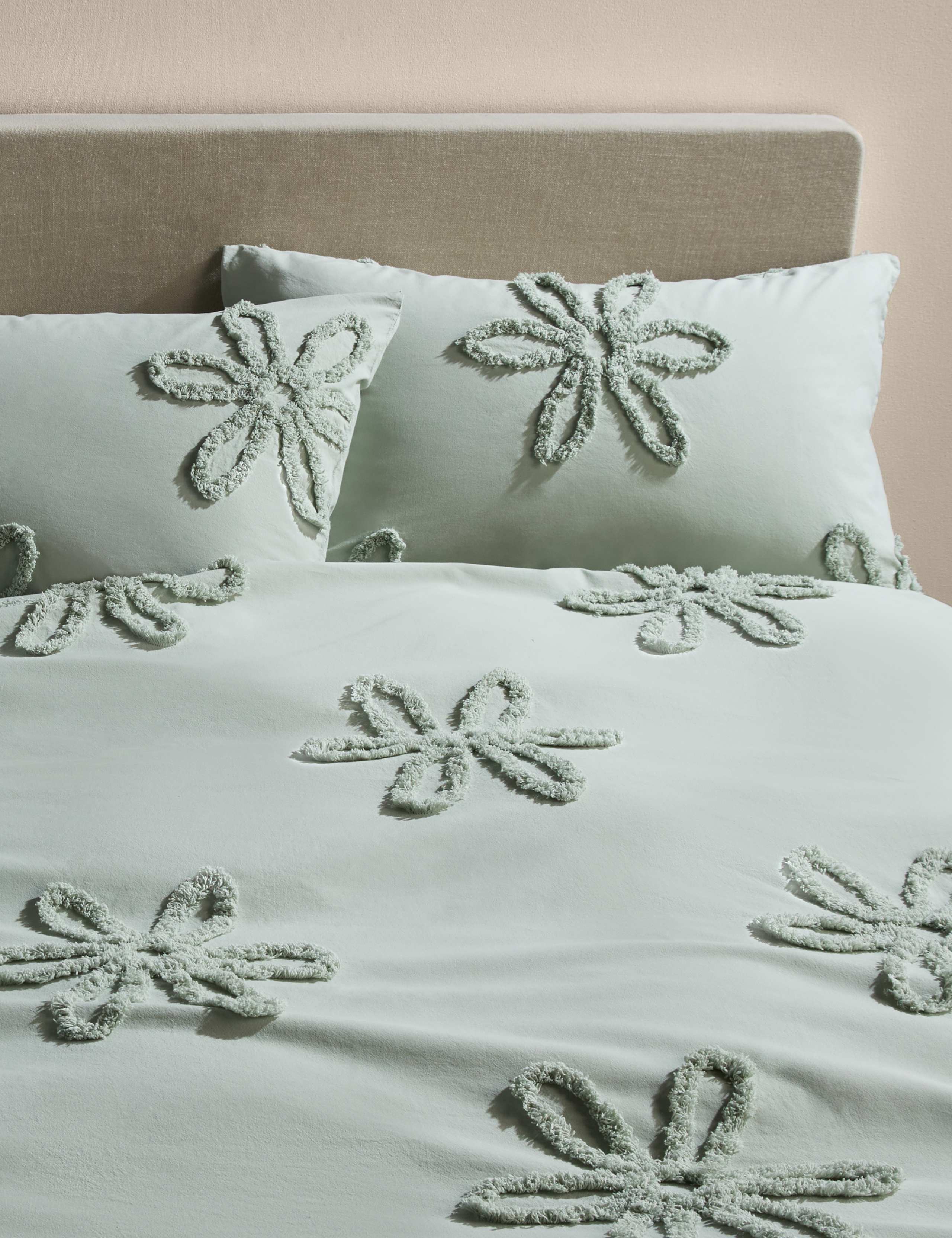 Pure Cotton Tufted Floral Bedding Set 1 of 5
