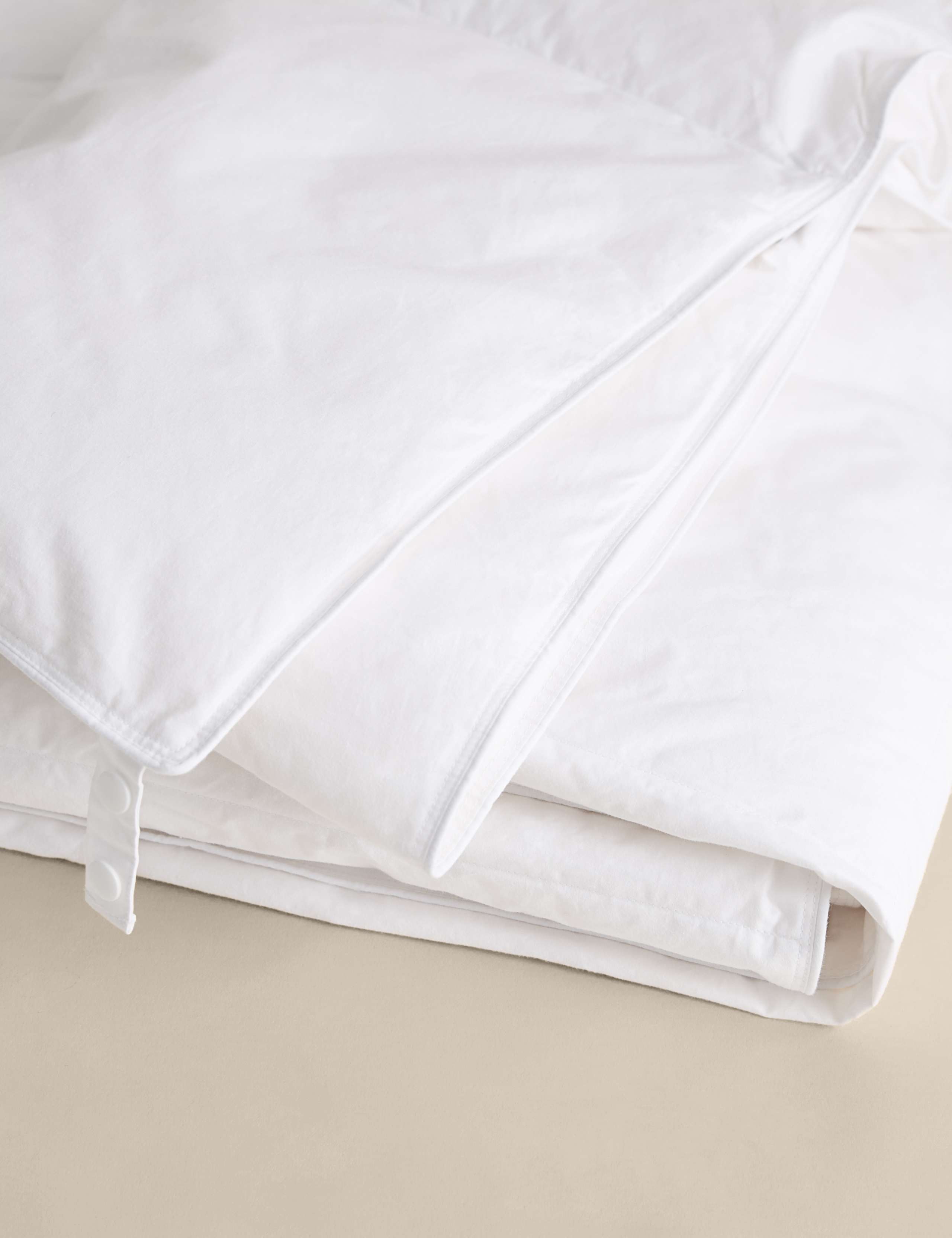 Duck Feather & Down 2.5 Tog Duvet 1 of 5