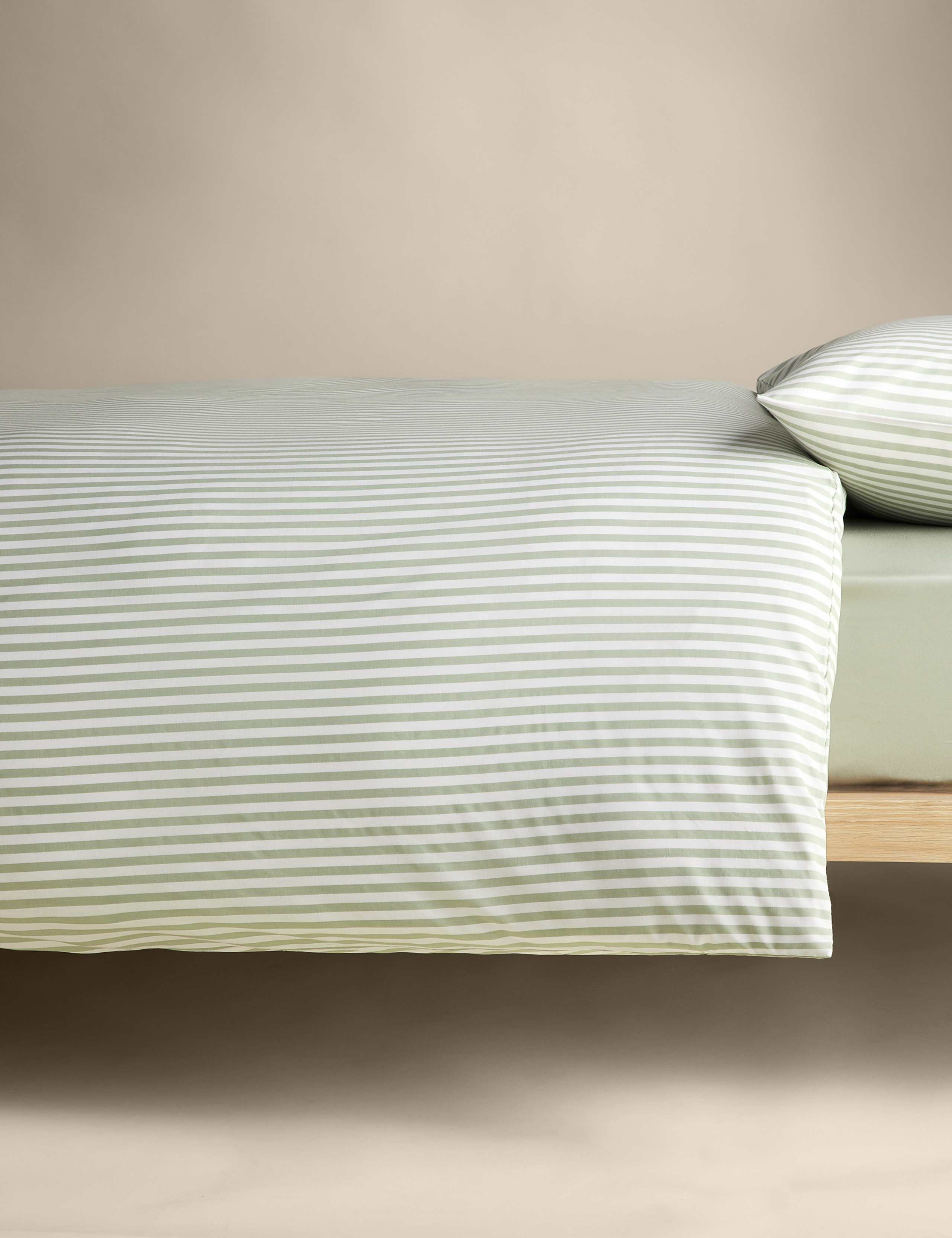 Cotton Blend Striped Bedding Set 4 of 6