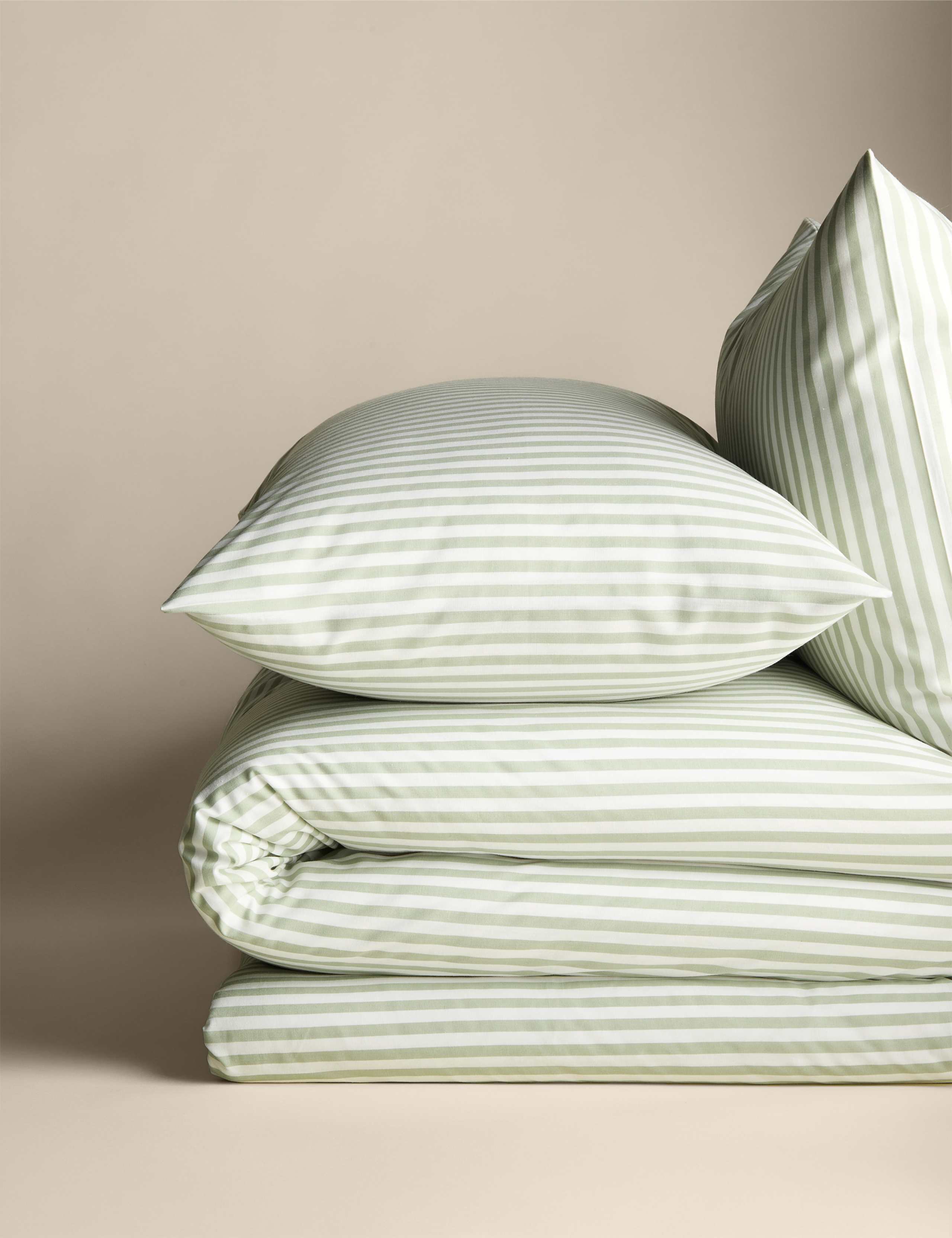 Cotton Blend Striped Bedding Set 2 of 6