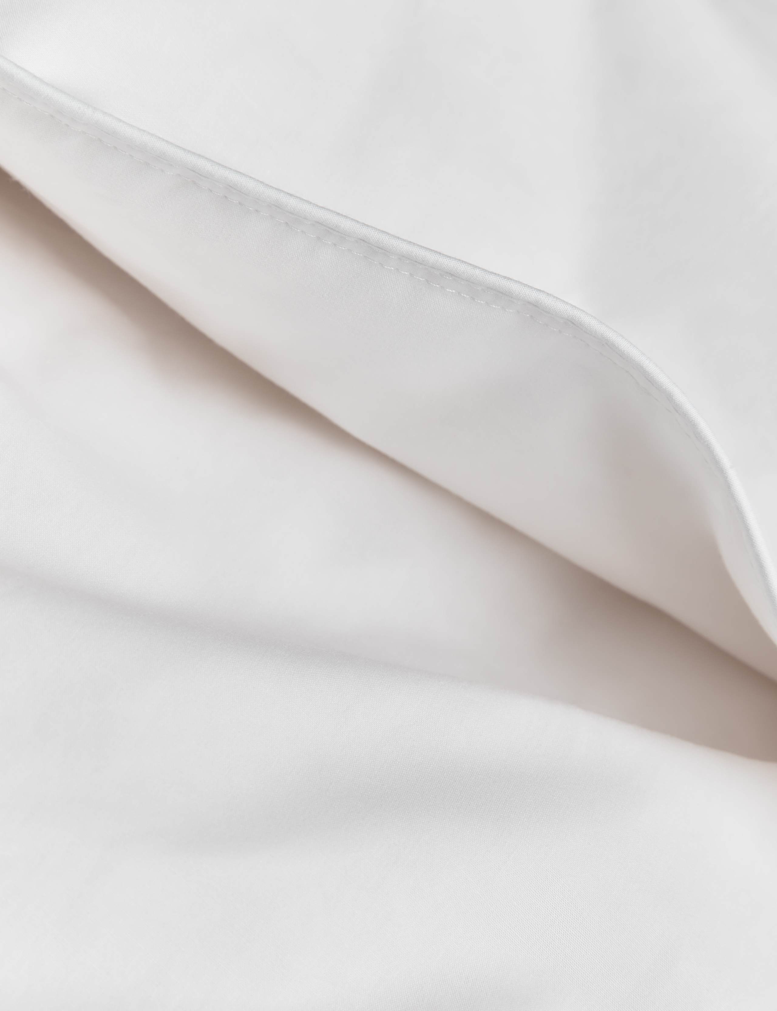 Duck Feather & Down 4.5 Tog Duvet 3 of 3