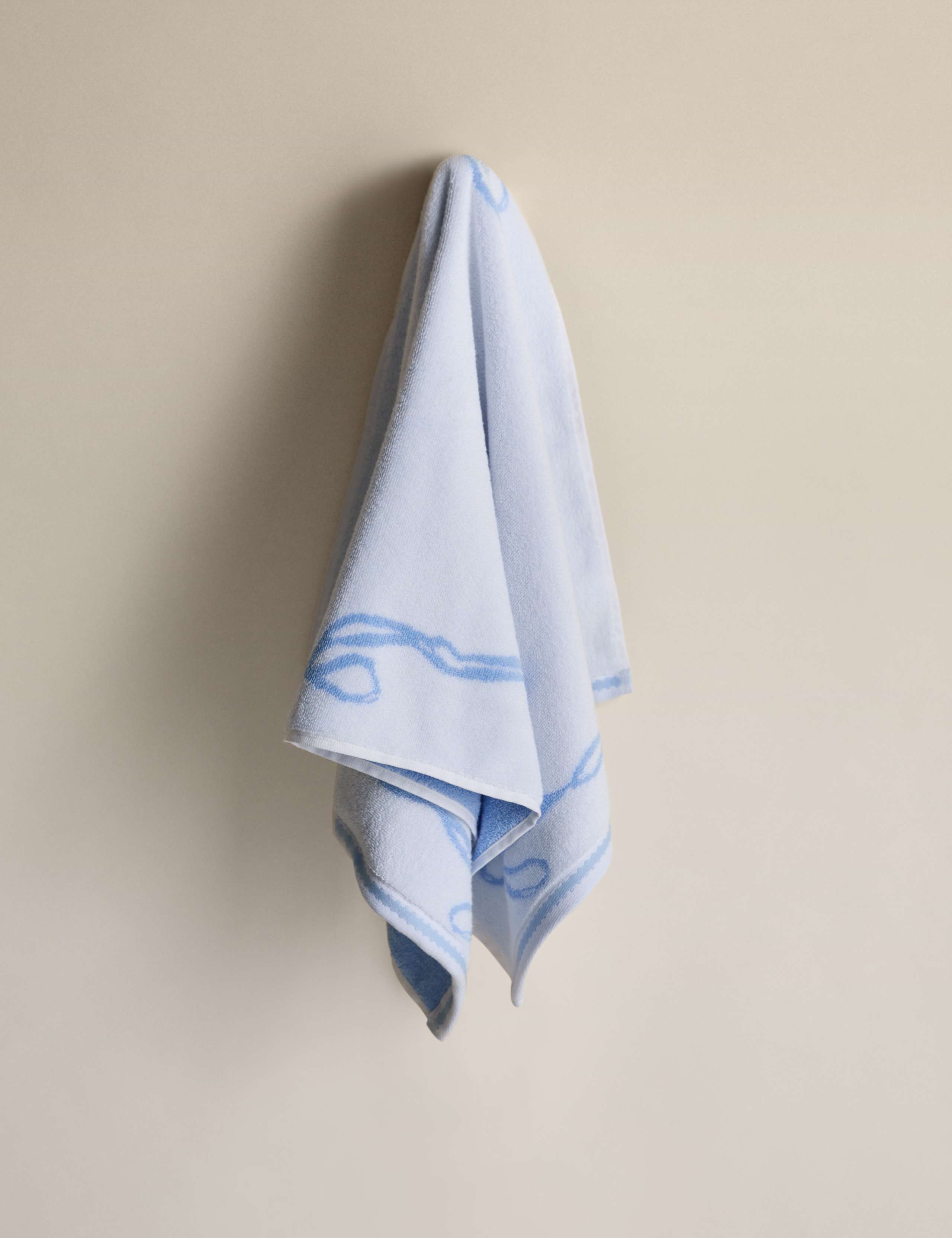 Pure Cotton Bow Towel 4 of 5