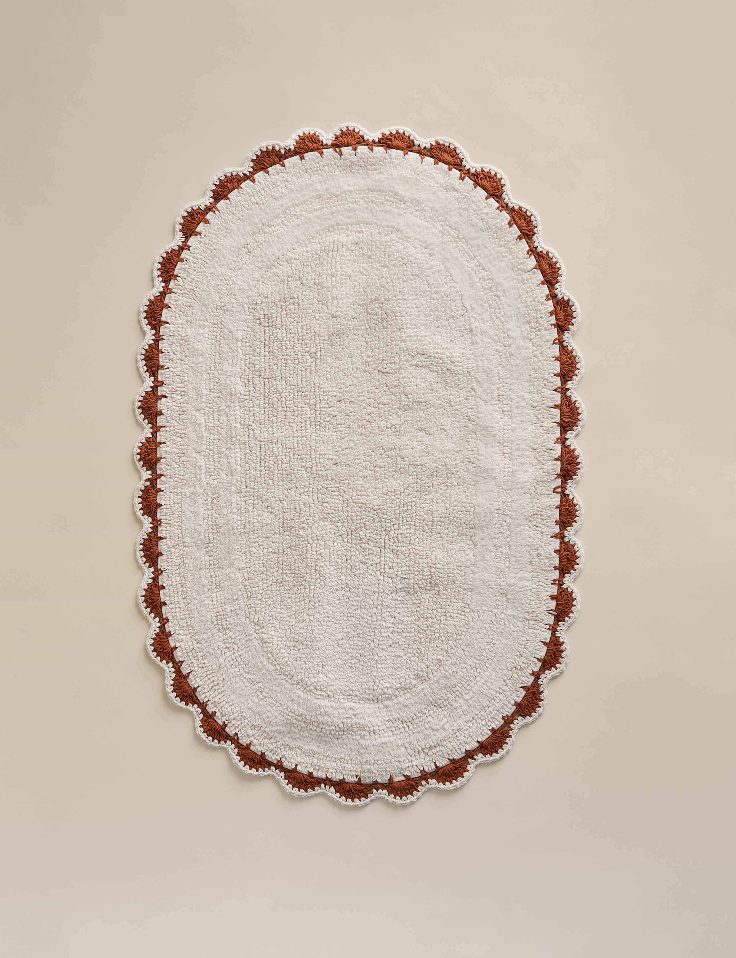 Pure Cotton Scallop Oval Bath Mat 2 of 3