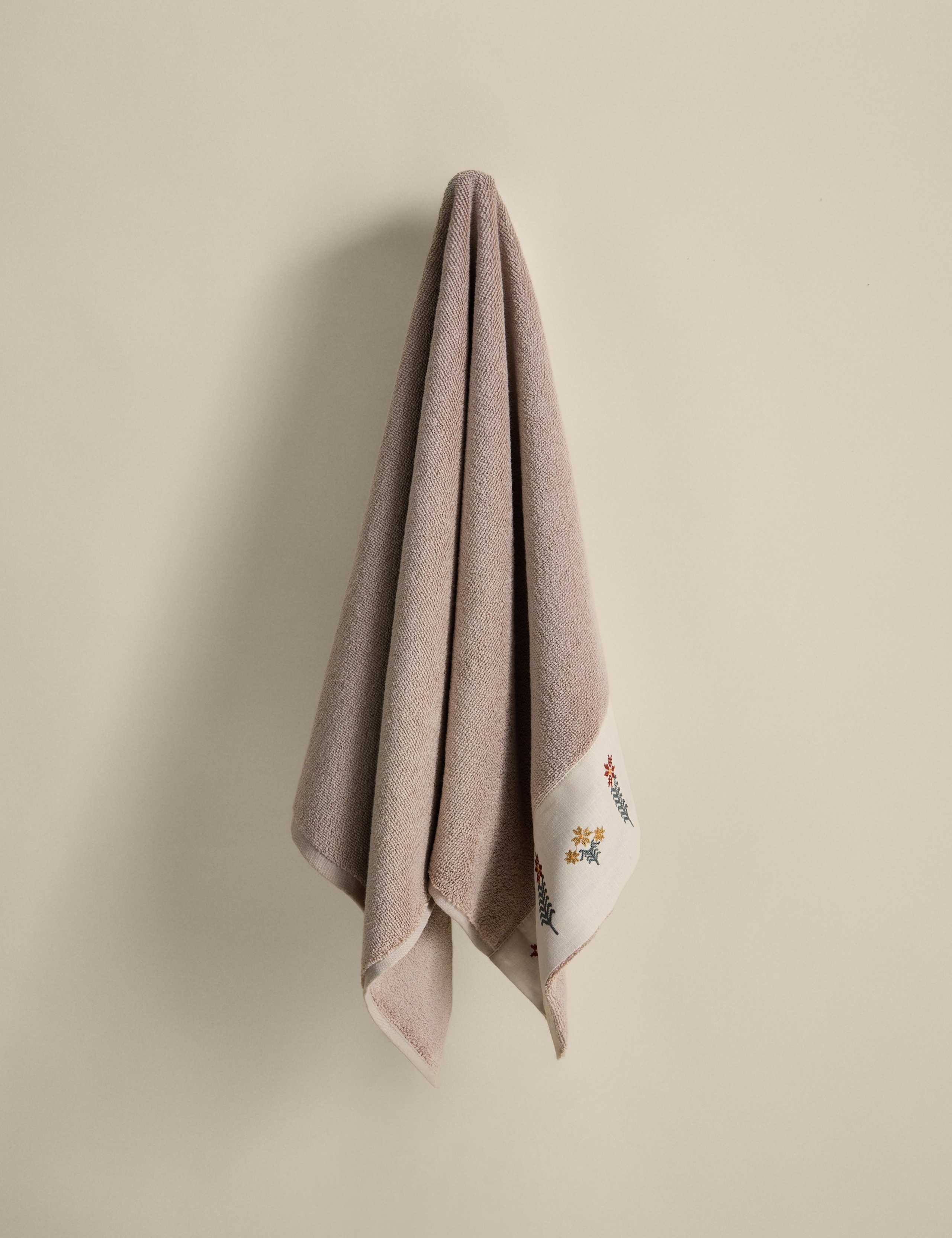 Pure Cotton Floral Embroidered Towel 4 of 5