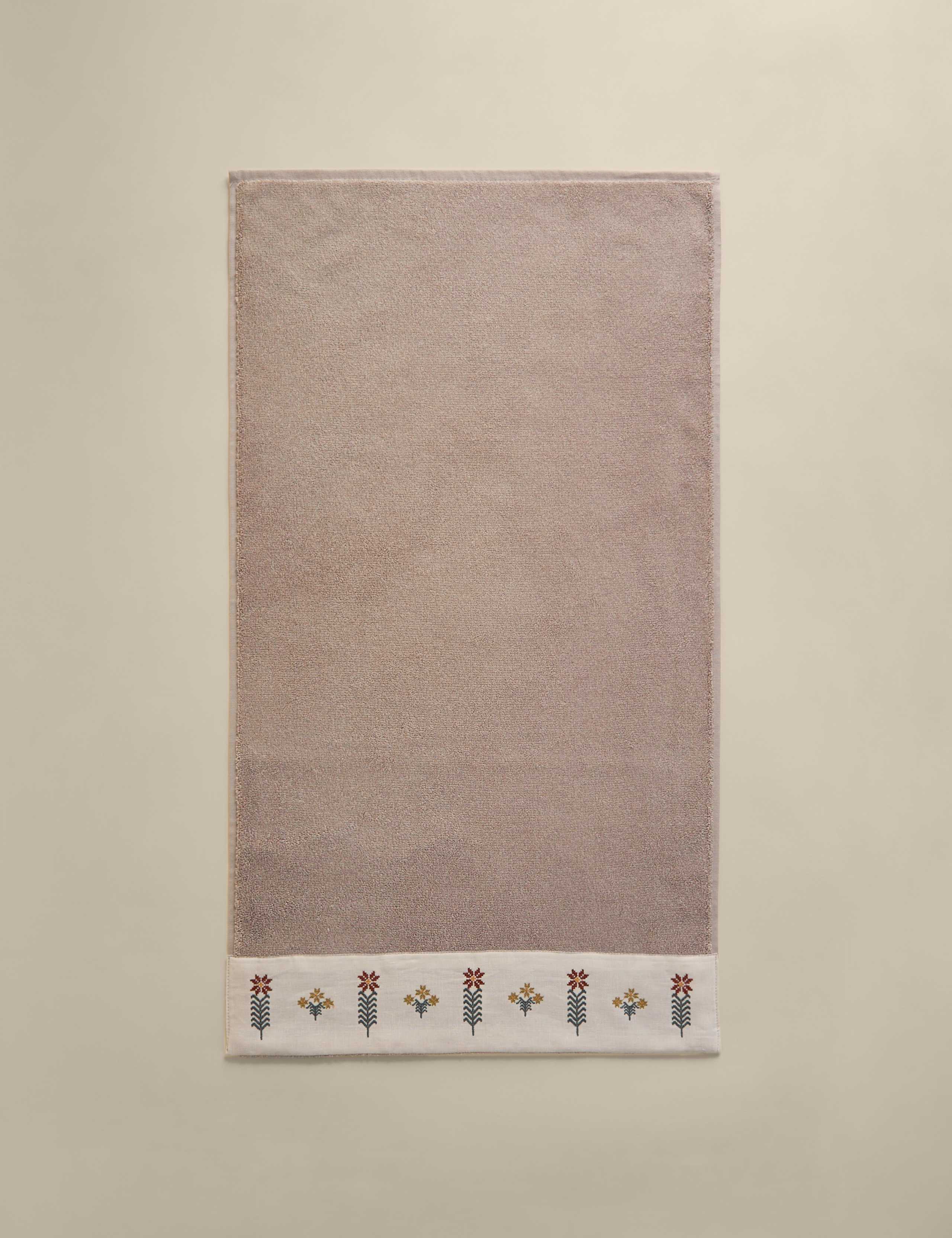 Pure Cotton Floral Embroidered Towel 5 of 5