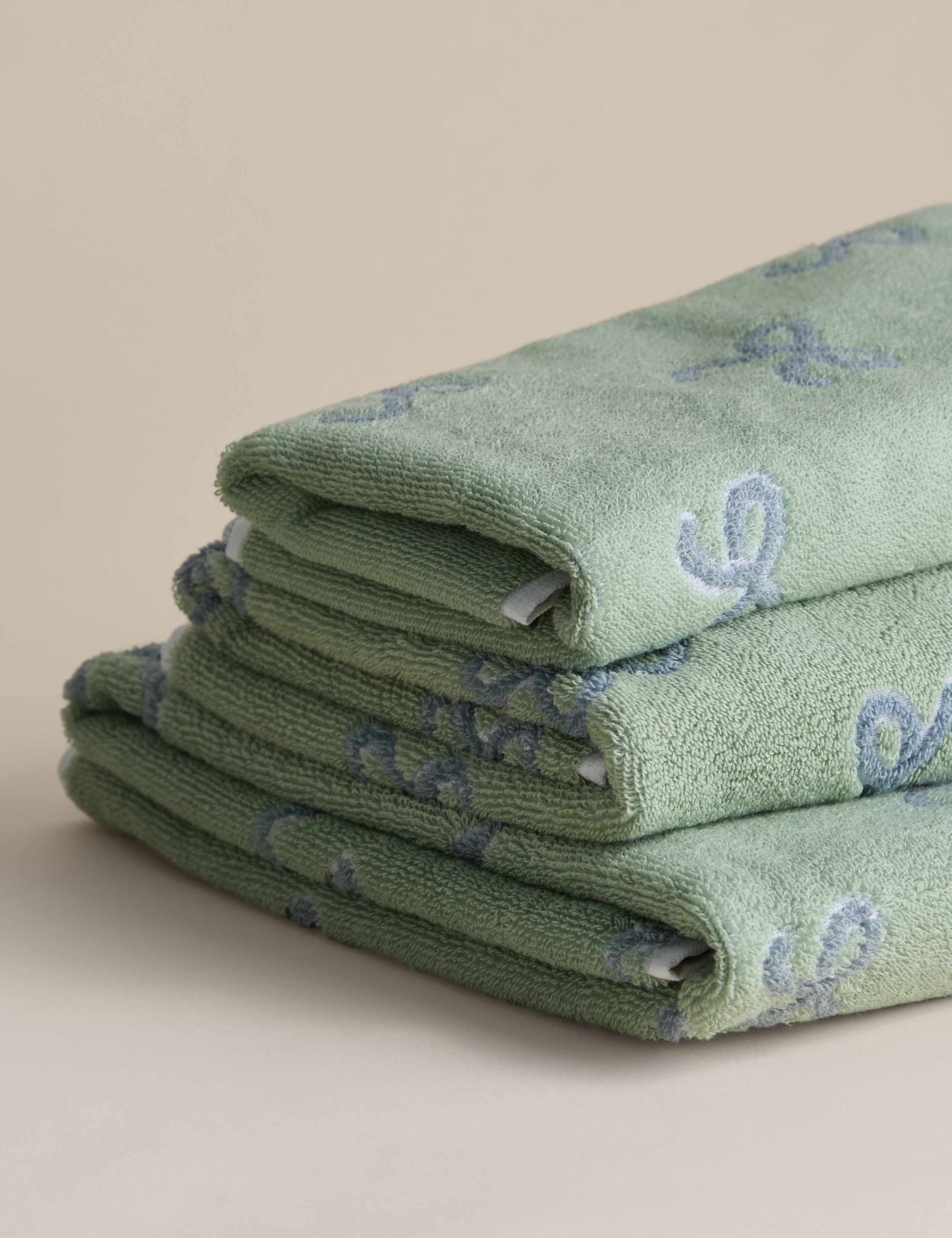 Pure Cotton Bow Towel 3 of 5