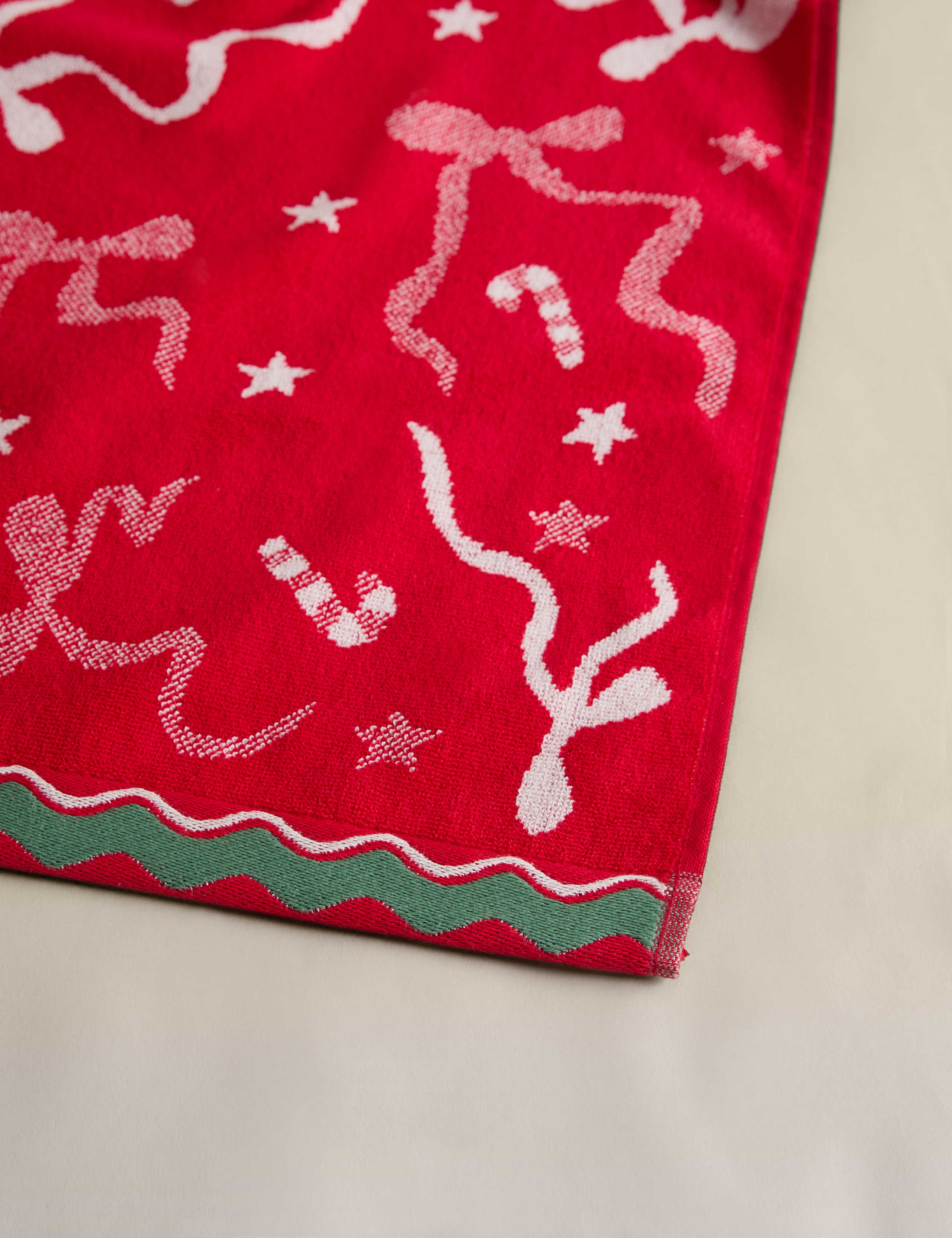 2pk Christmas Bow Hand Towels 6 of 7