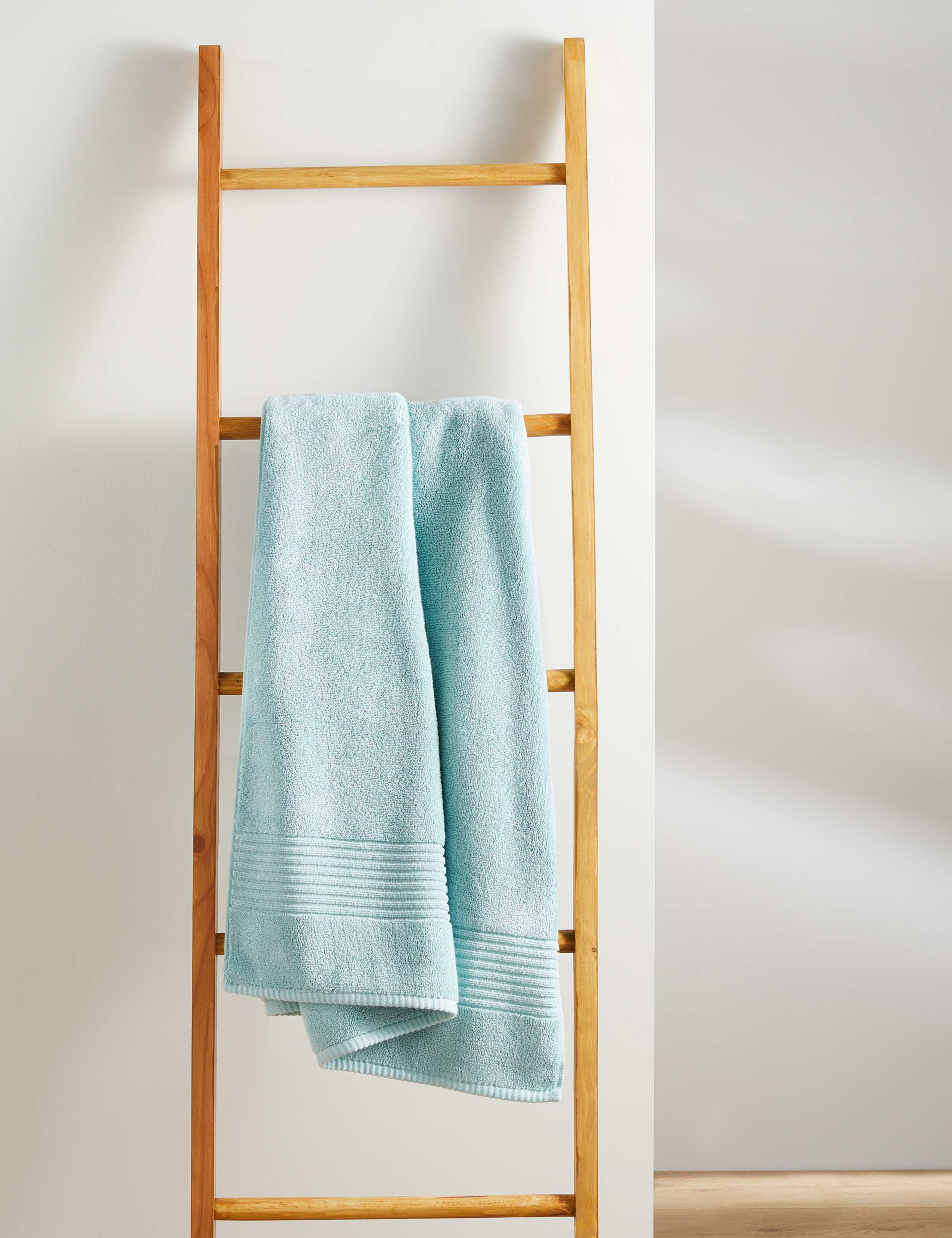 Egyptian Cotton Luxury Heavyweight Towel 4 of 6