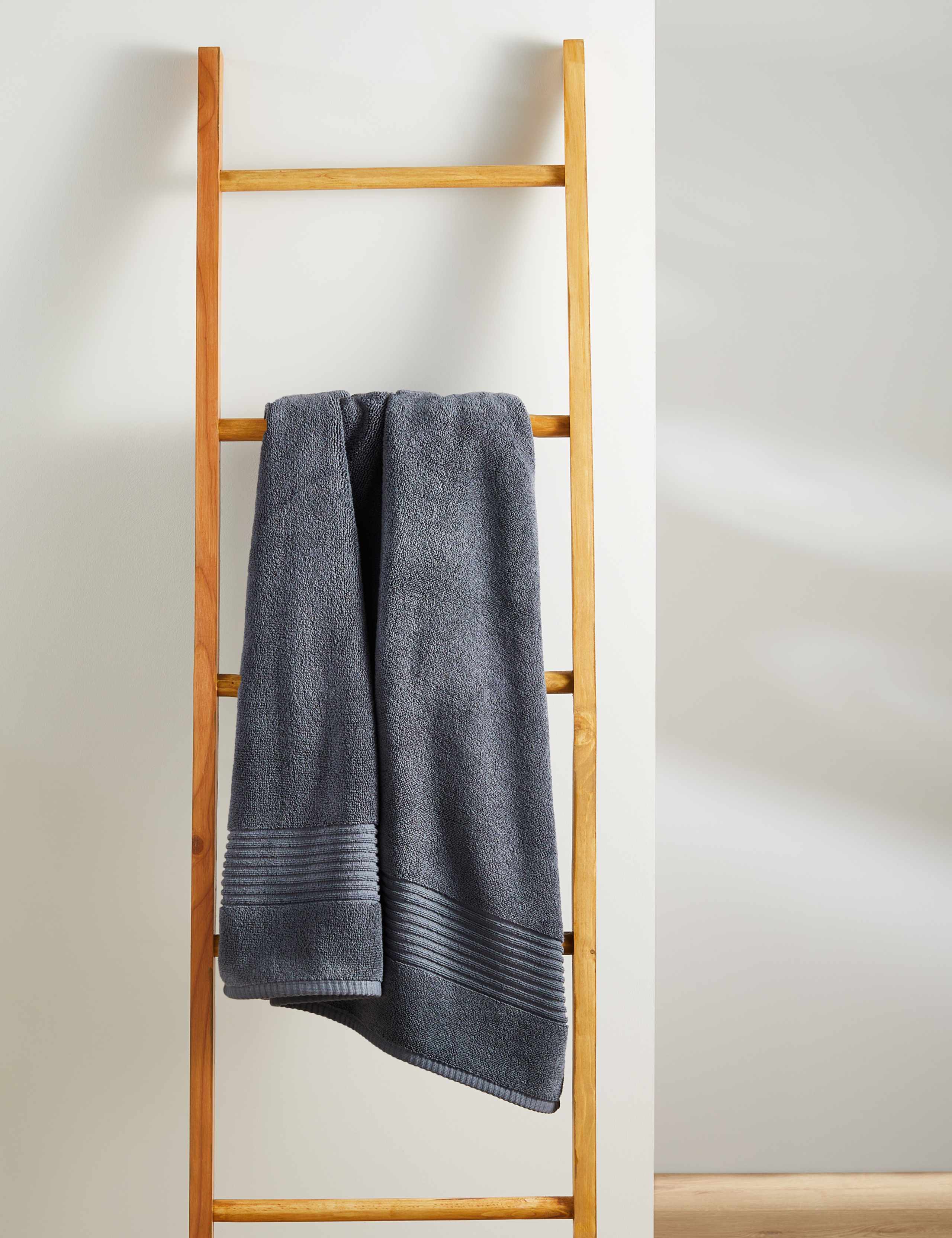 Plush Egyptian Cotton Towel 4 of 6