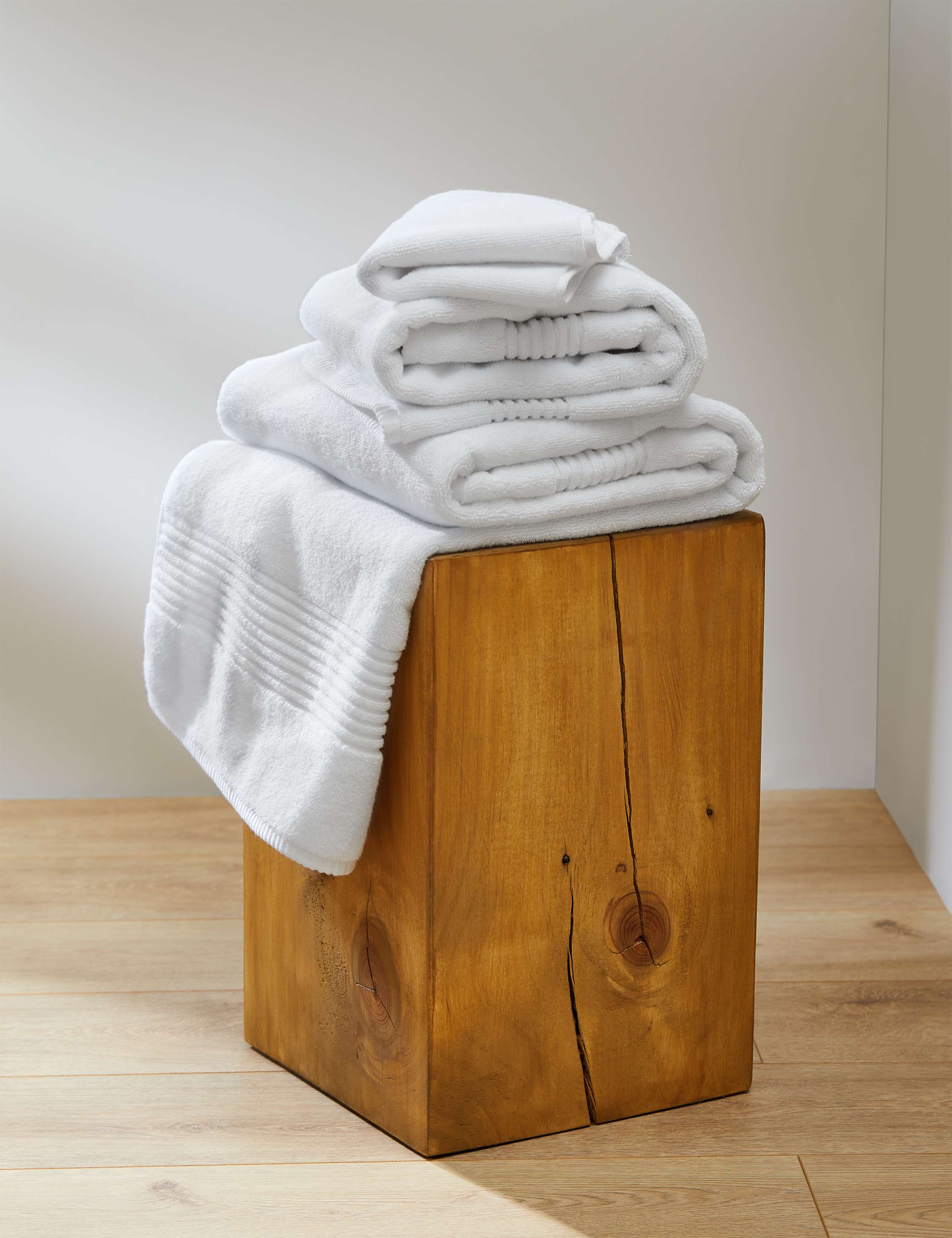 Plush Egyptian Cotton Towel 1 of 6