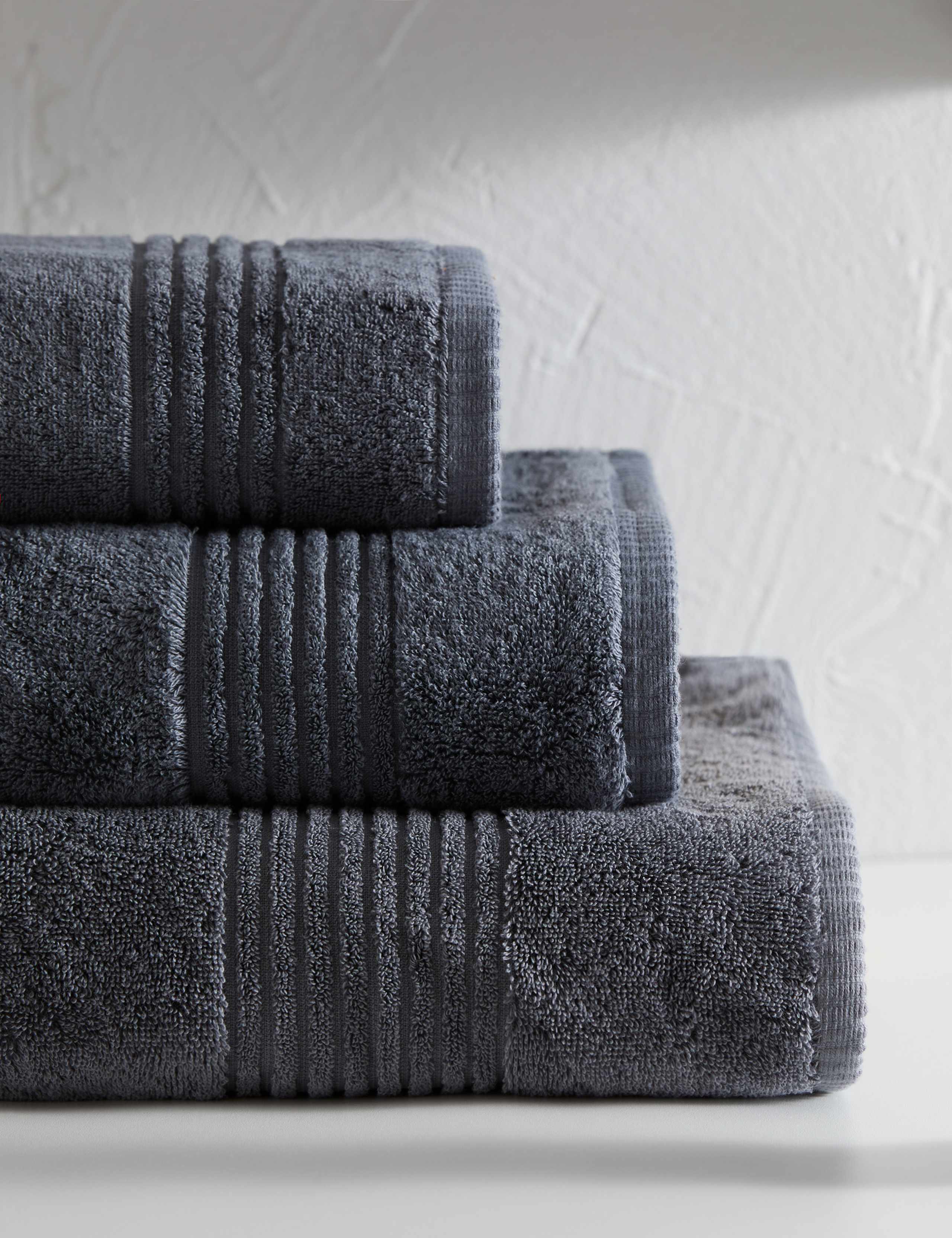 Set of 2 Egyptian Cotton Towels 2 of 3