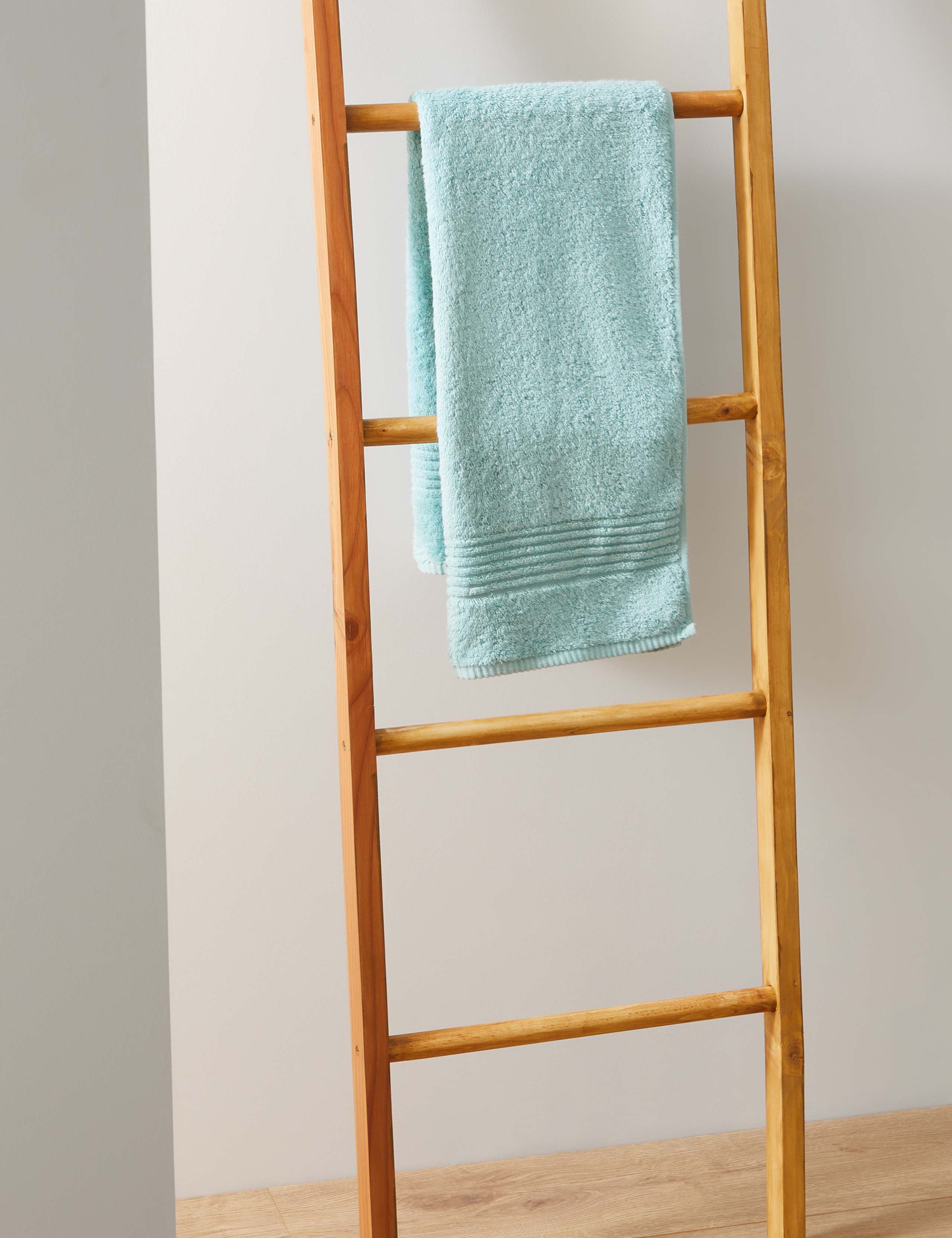 Luxury Egyptian Cotton Towel 4 of 6